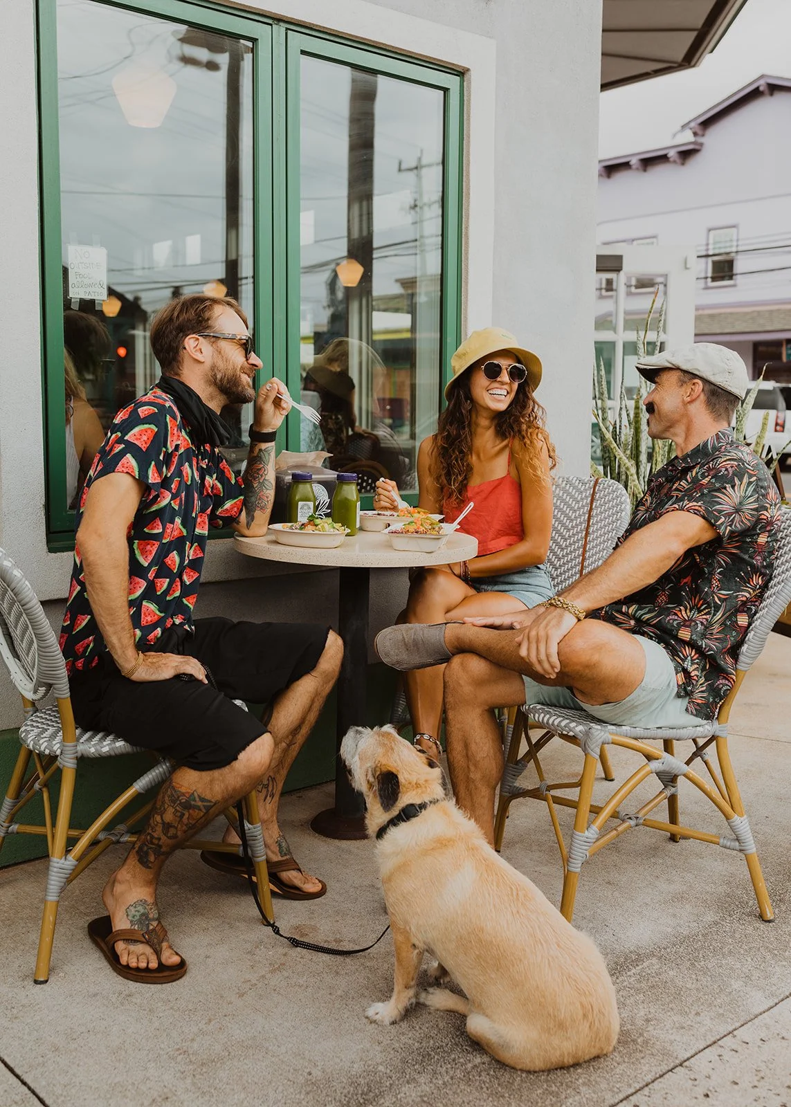 Relaxing patio seating at Choice Maui restaurant for the best vegan food, a great Hawaii vacation lunch spot
