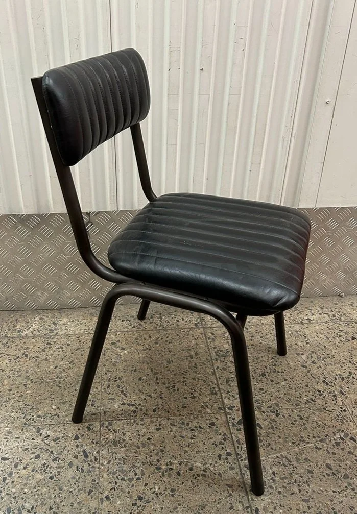 Silla cuero negra $30.000