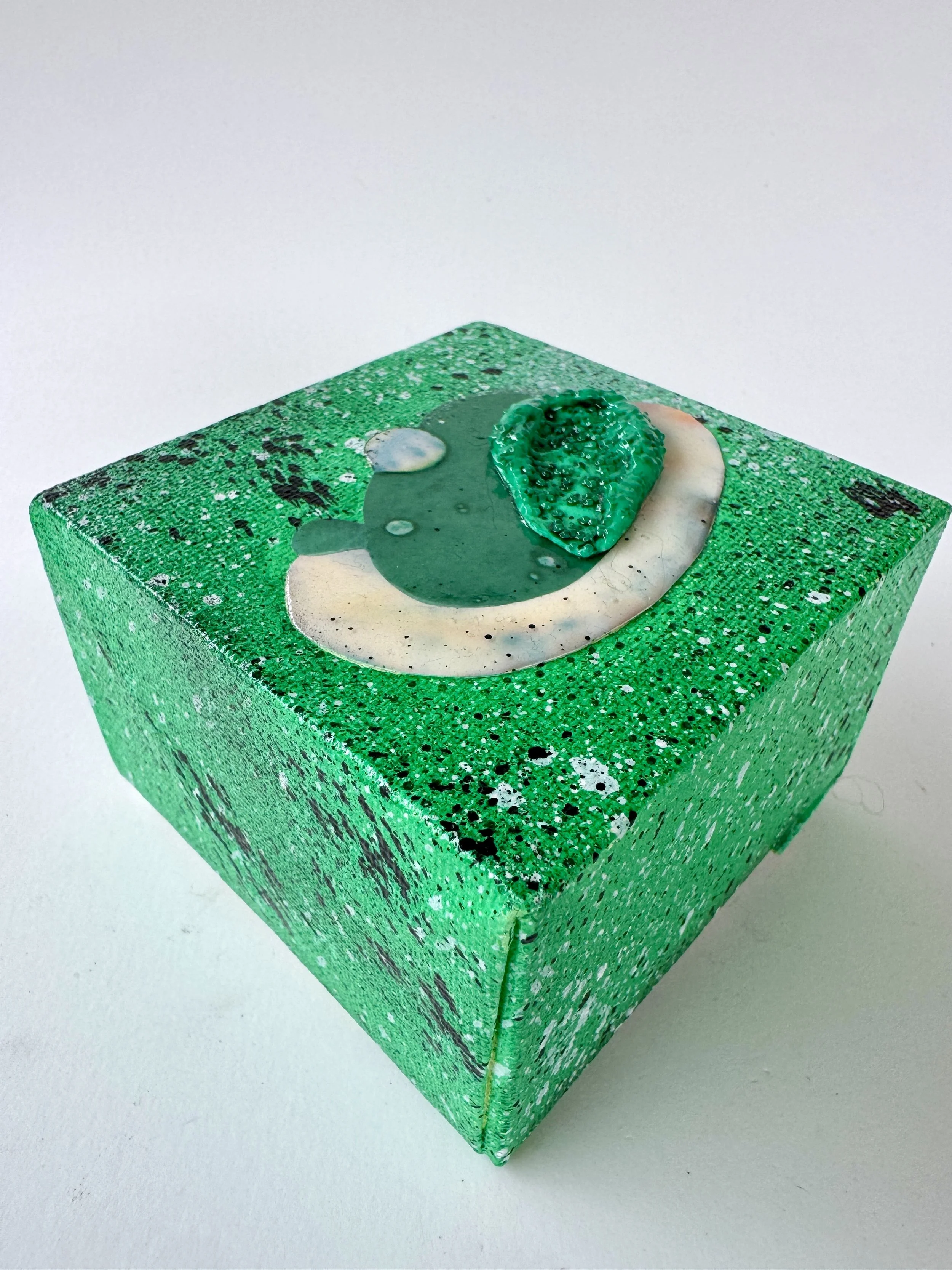 Quark XV Side View.jpg