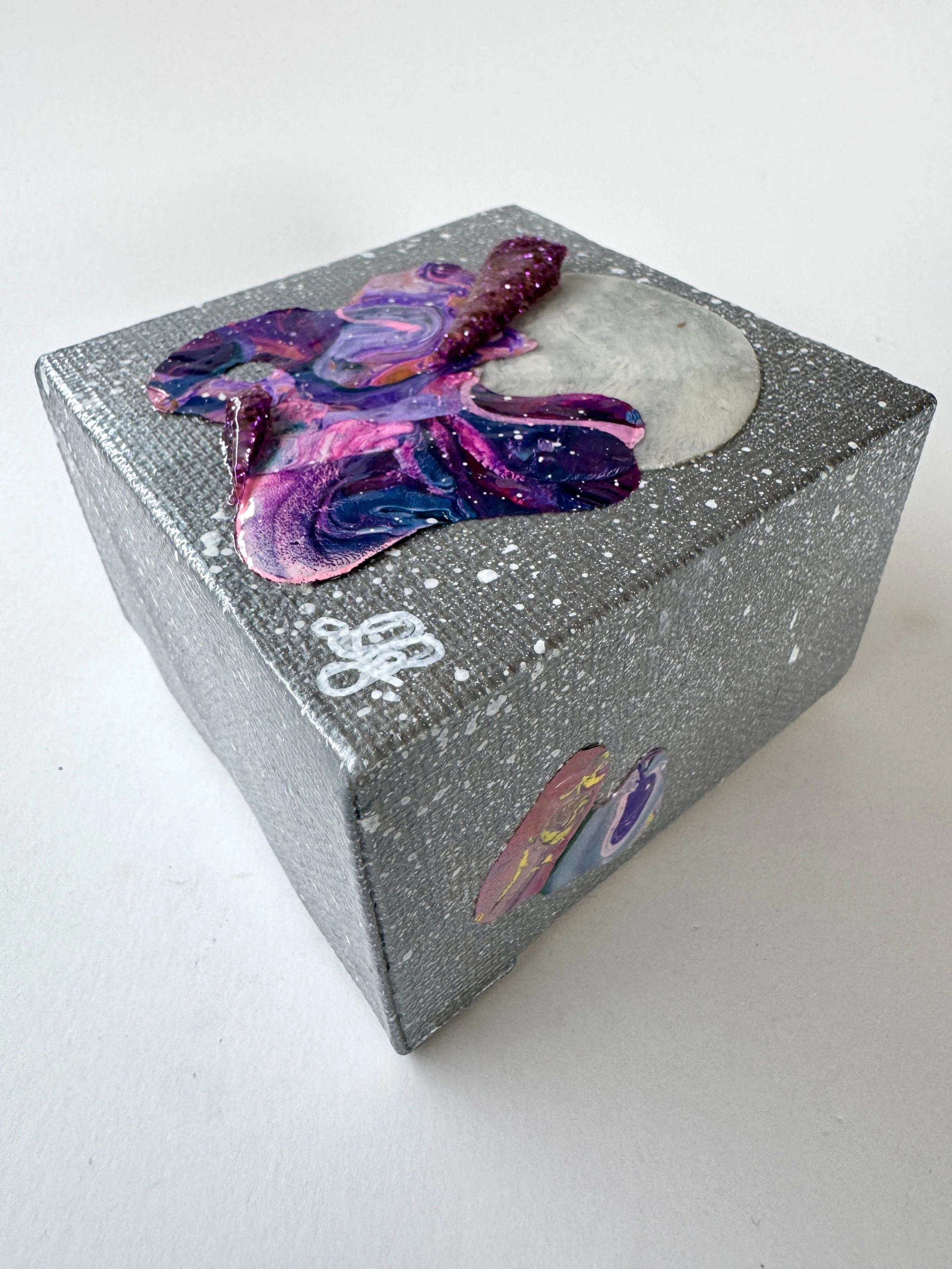 Quark XXXVI Side View.jpg