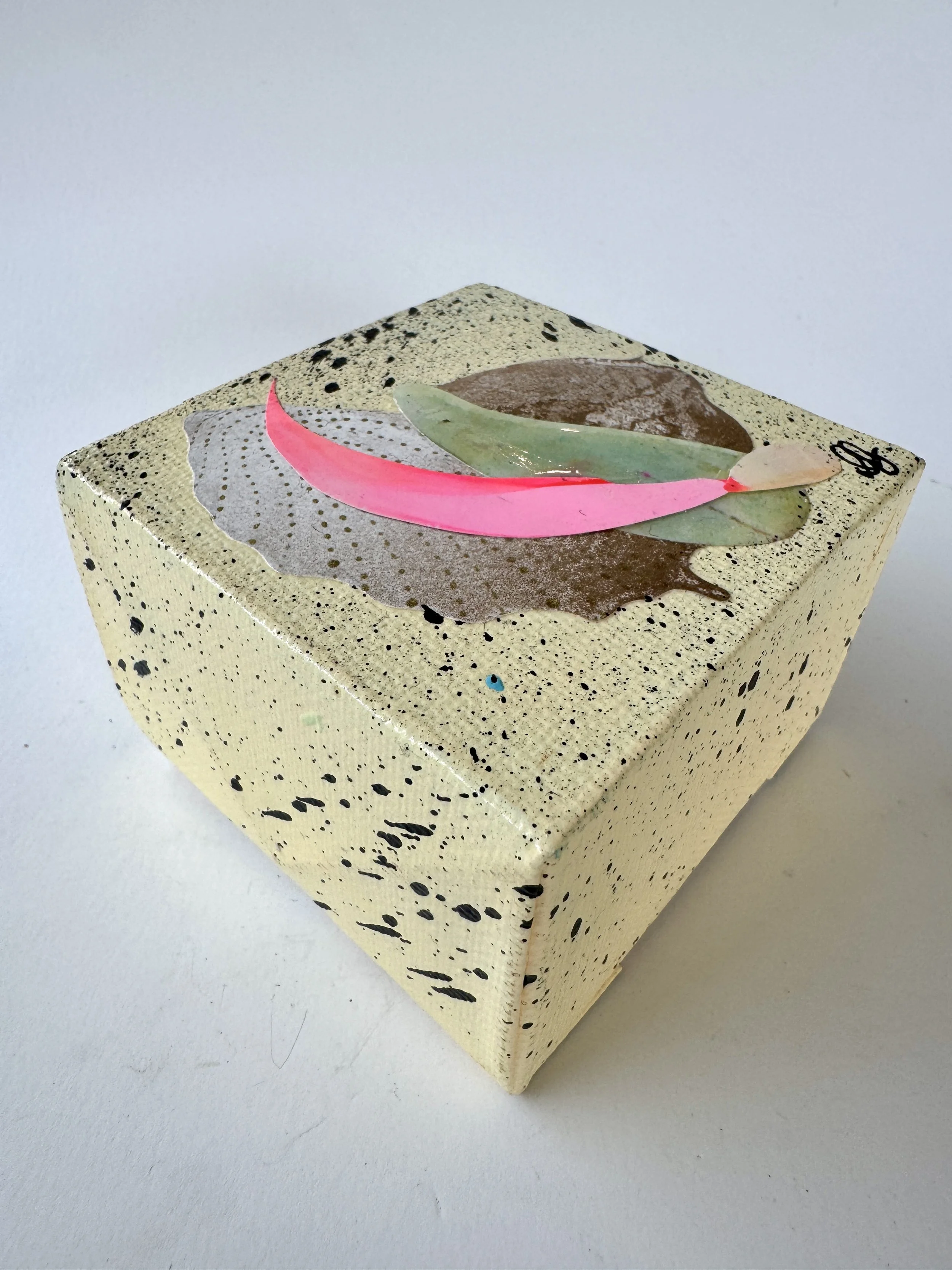 Quark XXVIII Side View.jpg