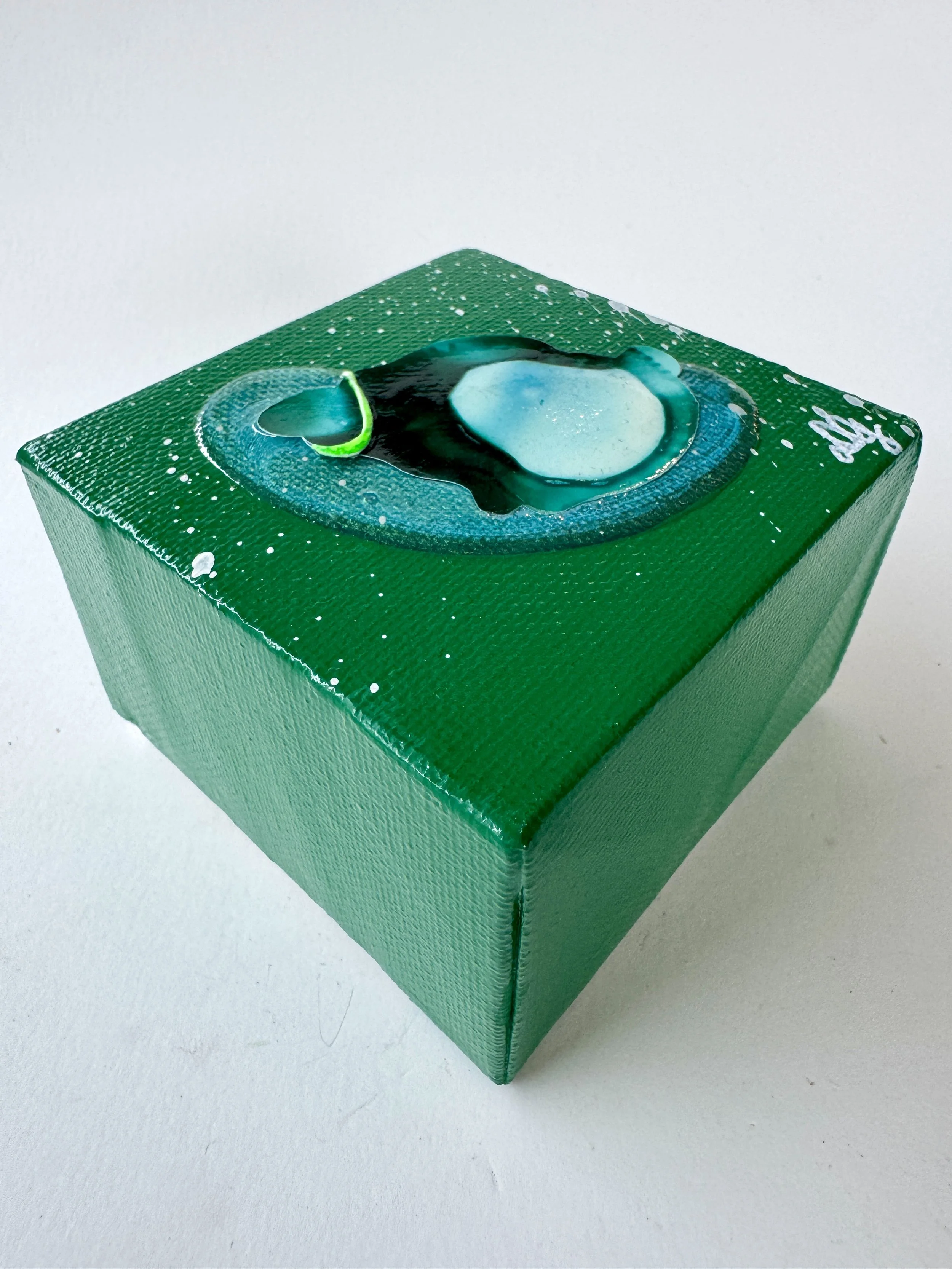 Quark XXIX Side View.jpg