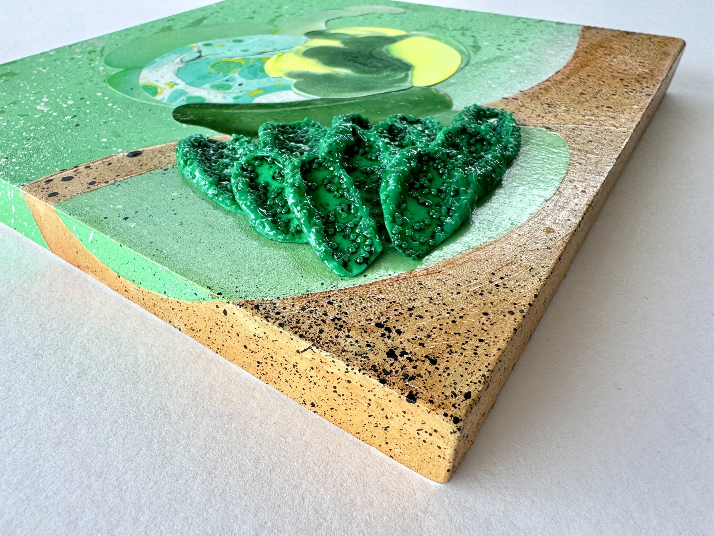 Demigarden Side View.jpg