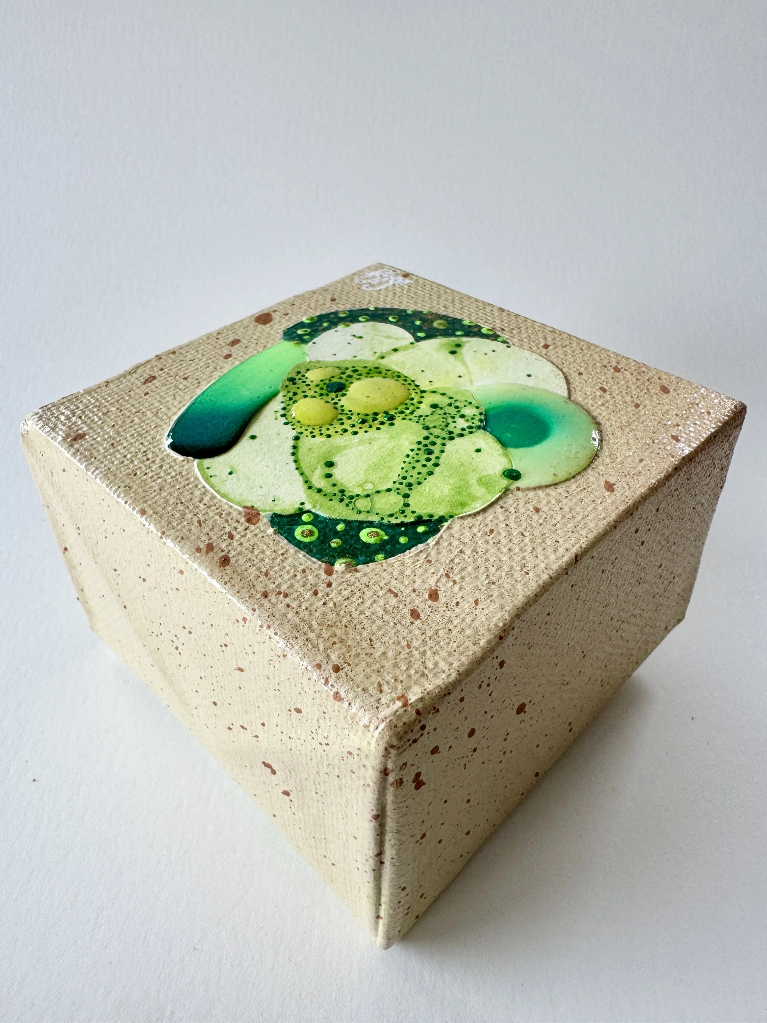 Quark VI Side View.jpg