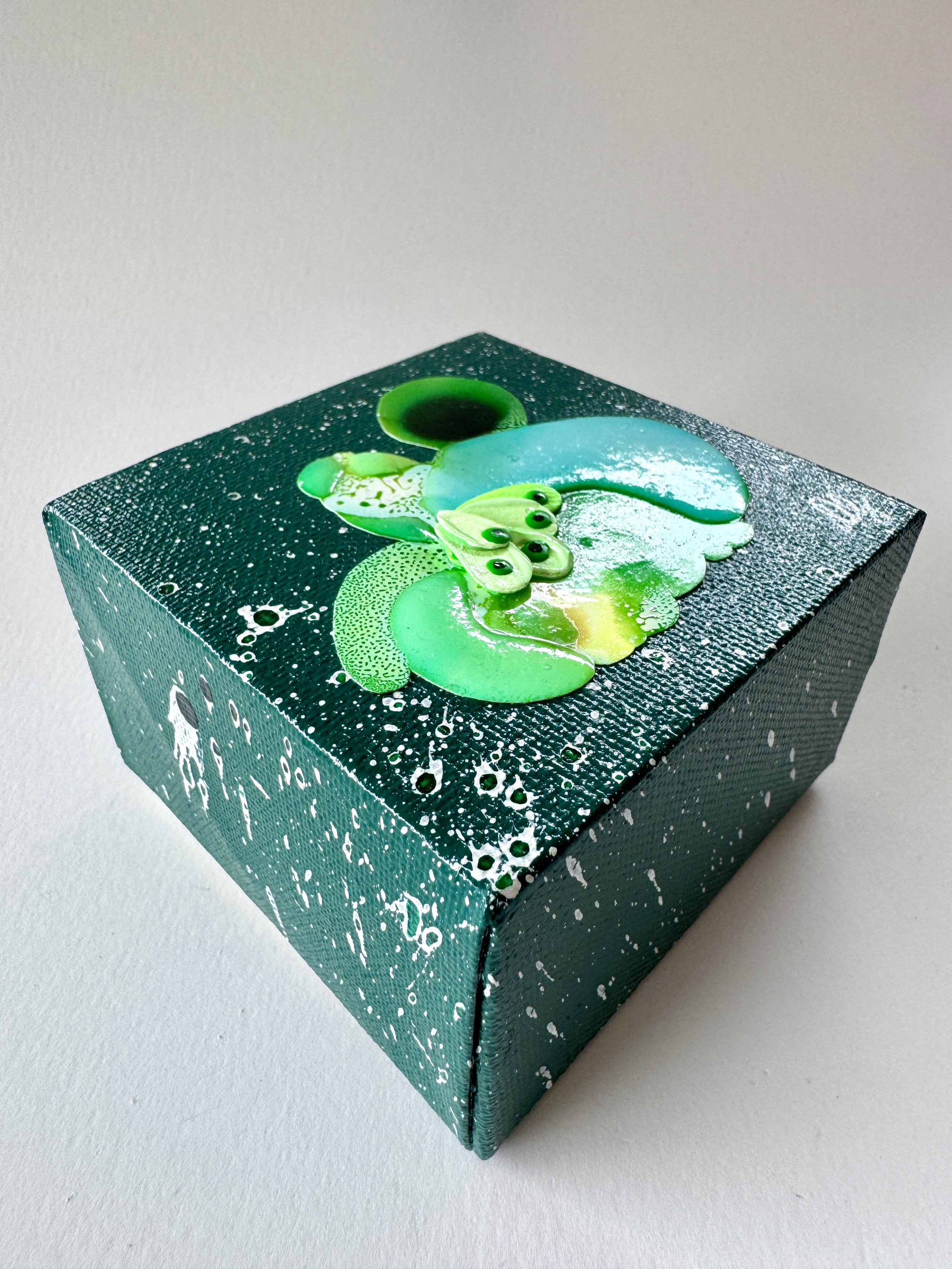 Quark XII Side View.jpg