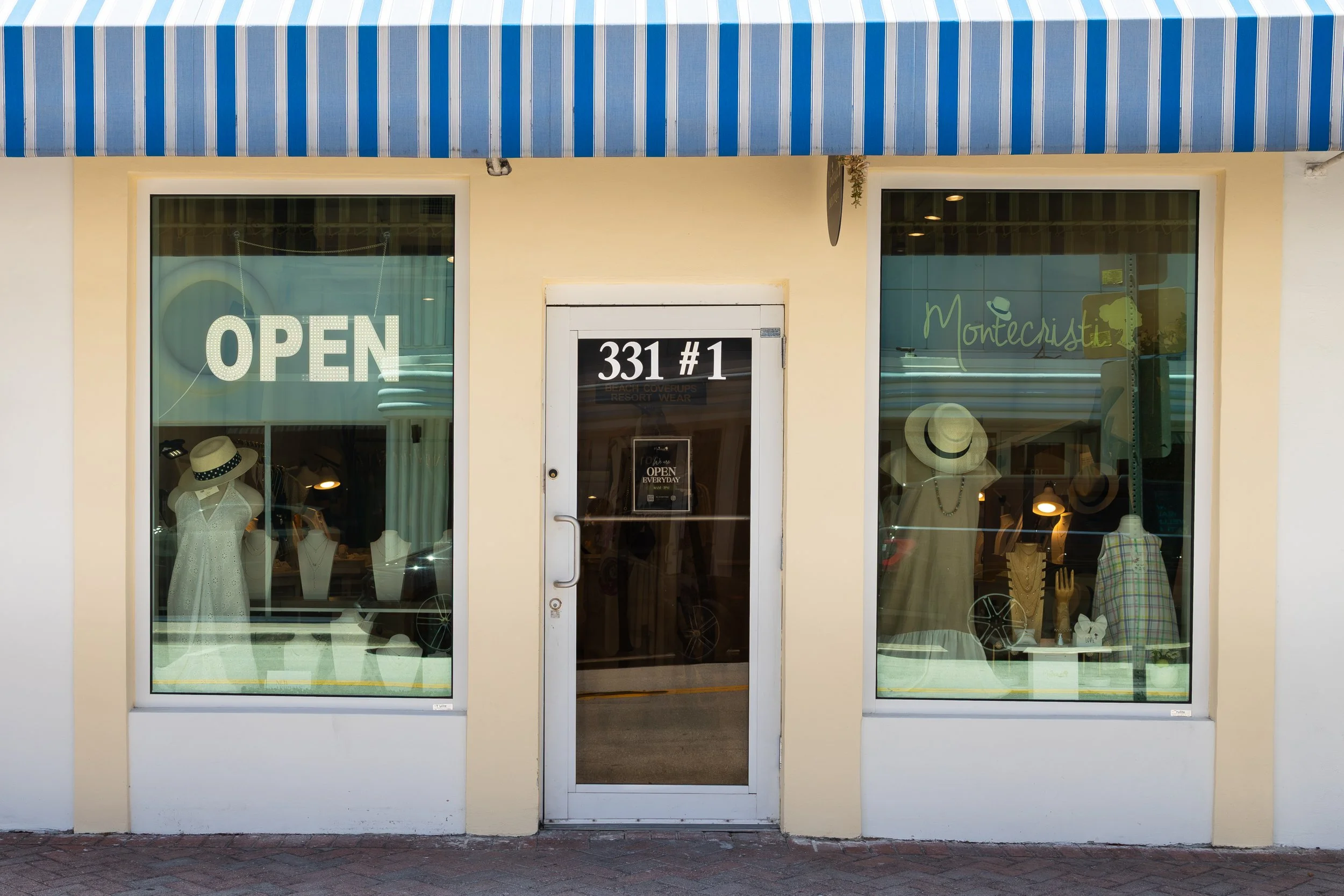 Montecristi Boutique (Edited Google Store)-10.jpg