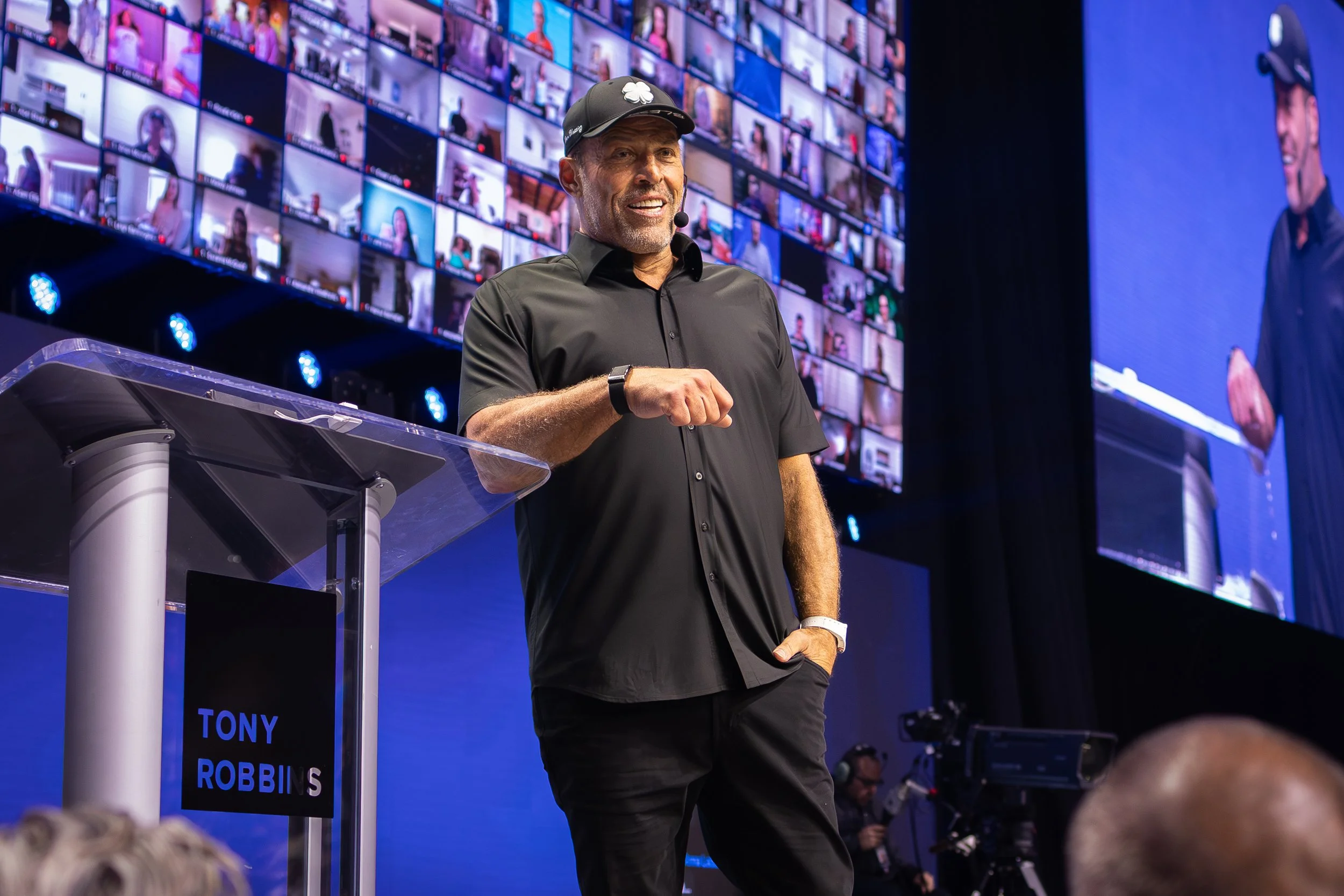 Tony Robbins (Portrait)-9.jpg