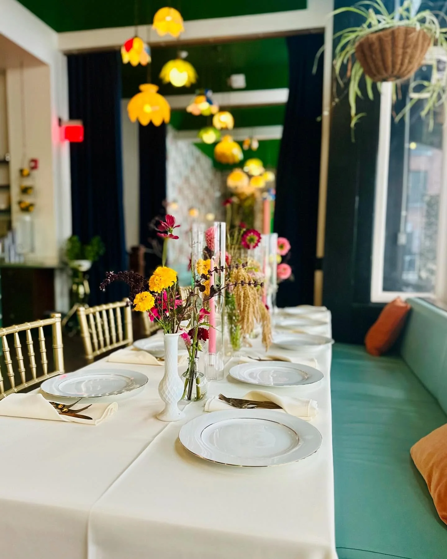 Styled and set for Holly and David&rsquo;s wedding last night at The Dwell Hotel, our gorgeous home base. Congratulations to the lovely couple and thanks for letting us play a part in the celebration! 🥂
.
.
.
.
#chattanoogacatering #catering #chatta