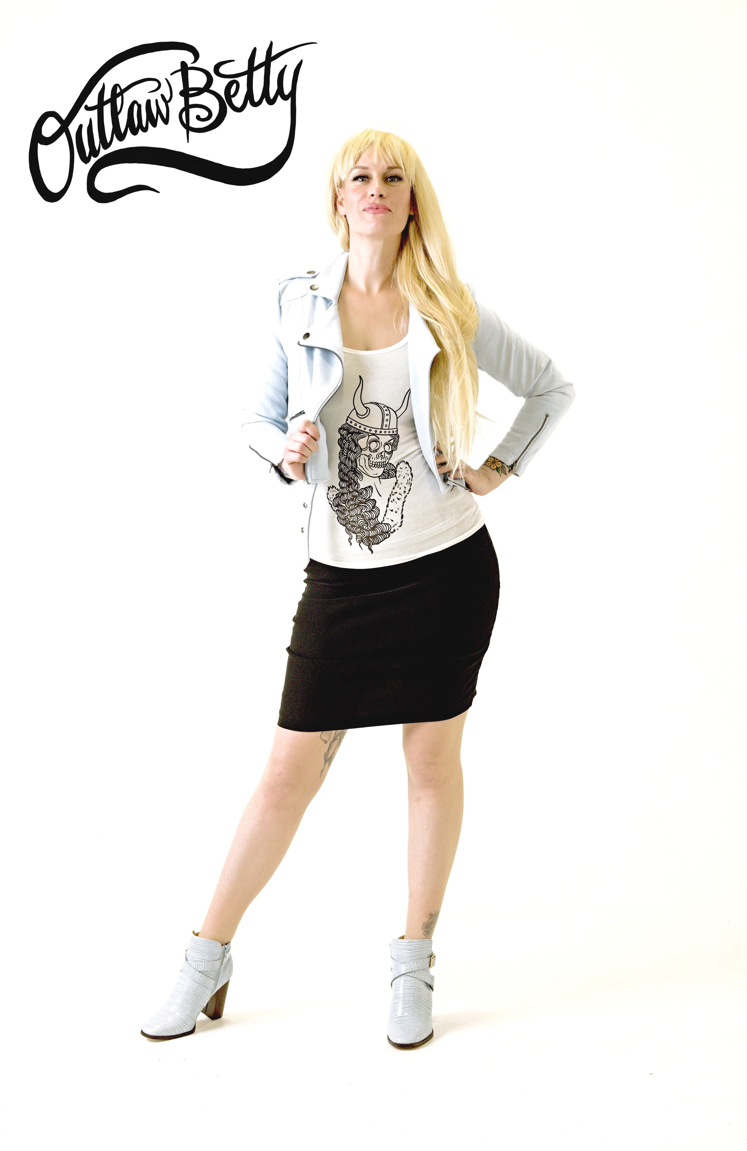 Vikueen Tank, Outlaw Betty © exclusive art, Outlaw Betty™