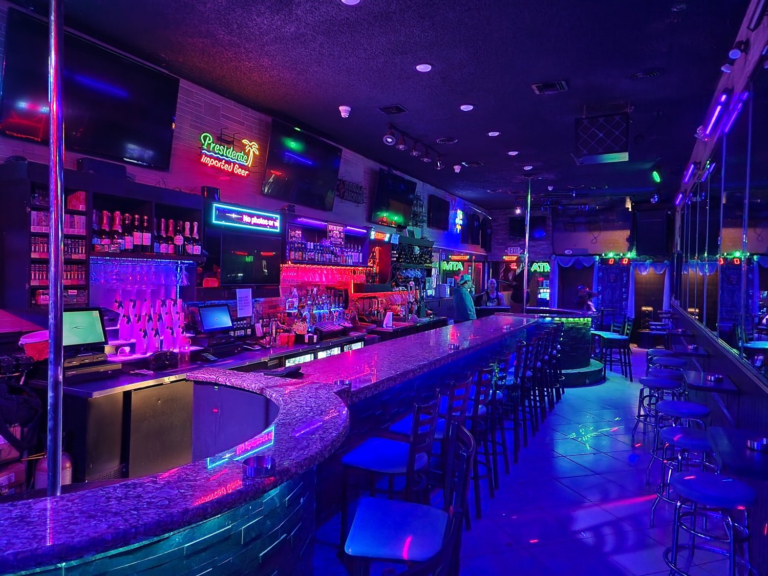 Bar photo 1