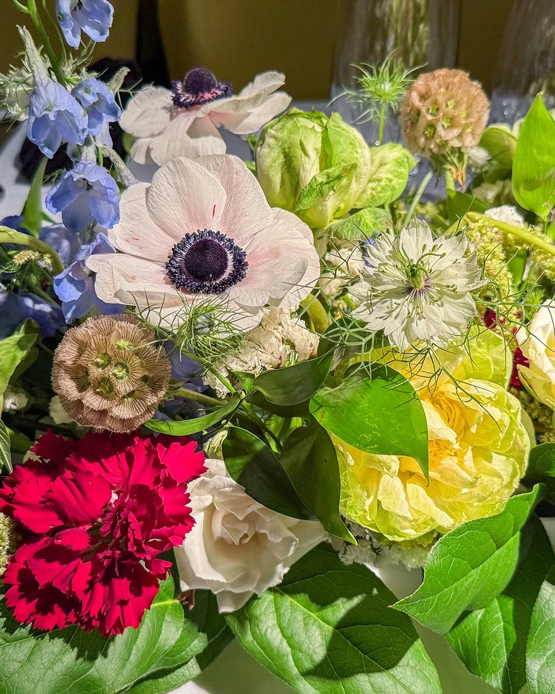 November Recap 💐
November brought us everything from soft baby-shower palettes to disco ball themed birthday arrangements, rich Thanksgiving centerpieces and festive holiday planters. We enjoyed bringing these designs to life for our clients. 🤍✨