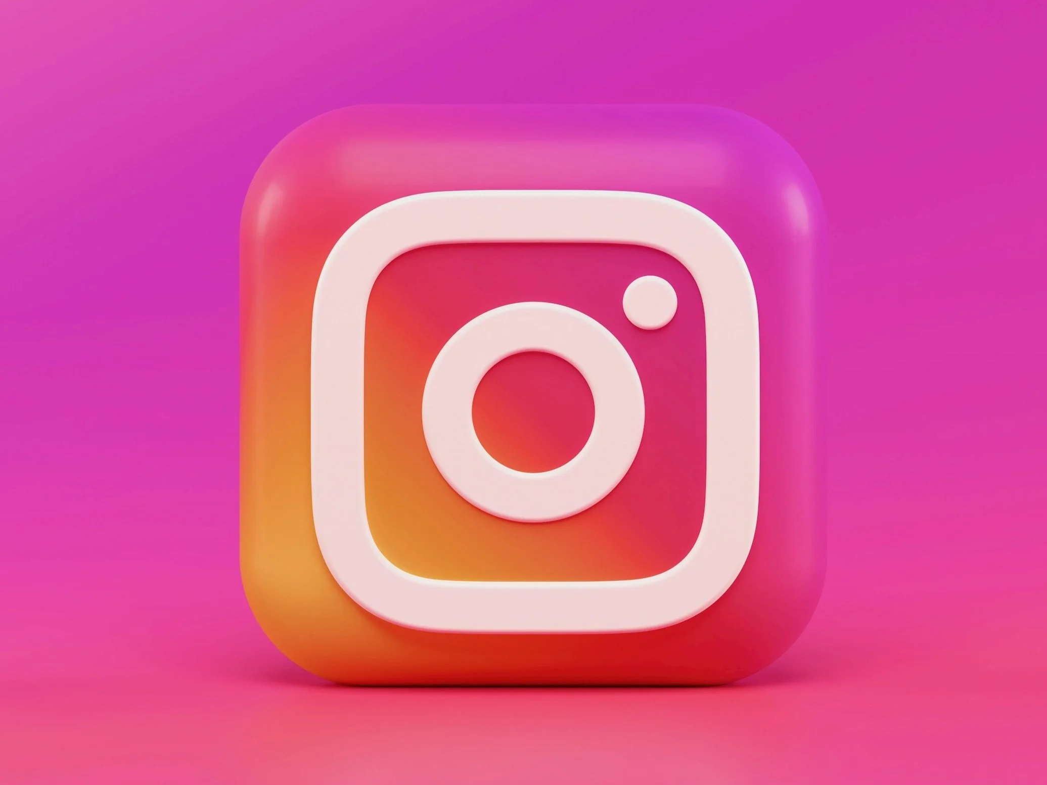 How Instagram and Facebook Can Transform Member Connections