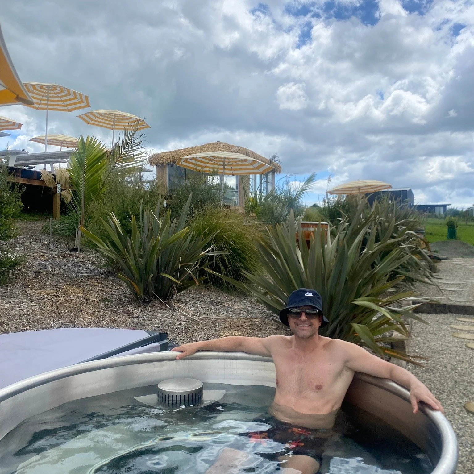 We used to connect over food and wine.
Now, it&rsquo;s saunas, slow walks, and sound baths.

When my husband gave up drinking, I thought our social life might disappear - instead, it transformed how we connect.

Read the full story on our blog: https