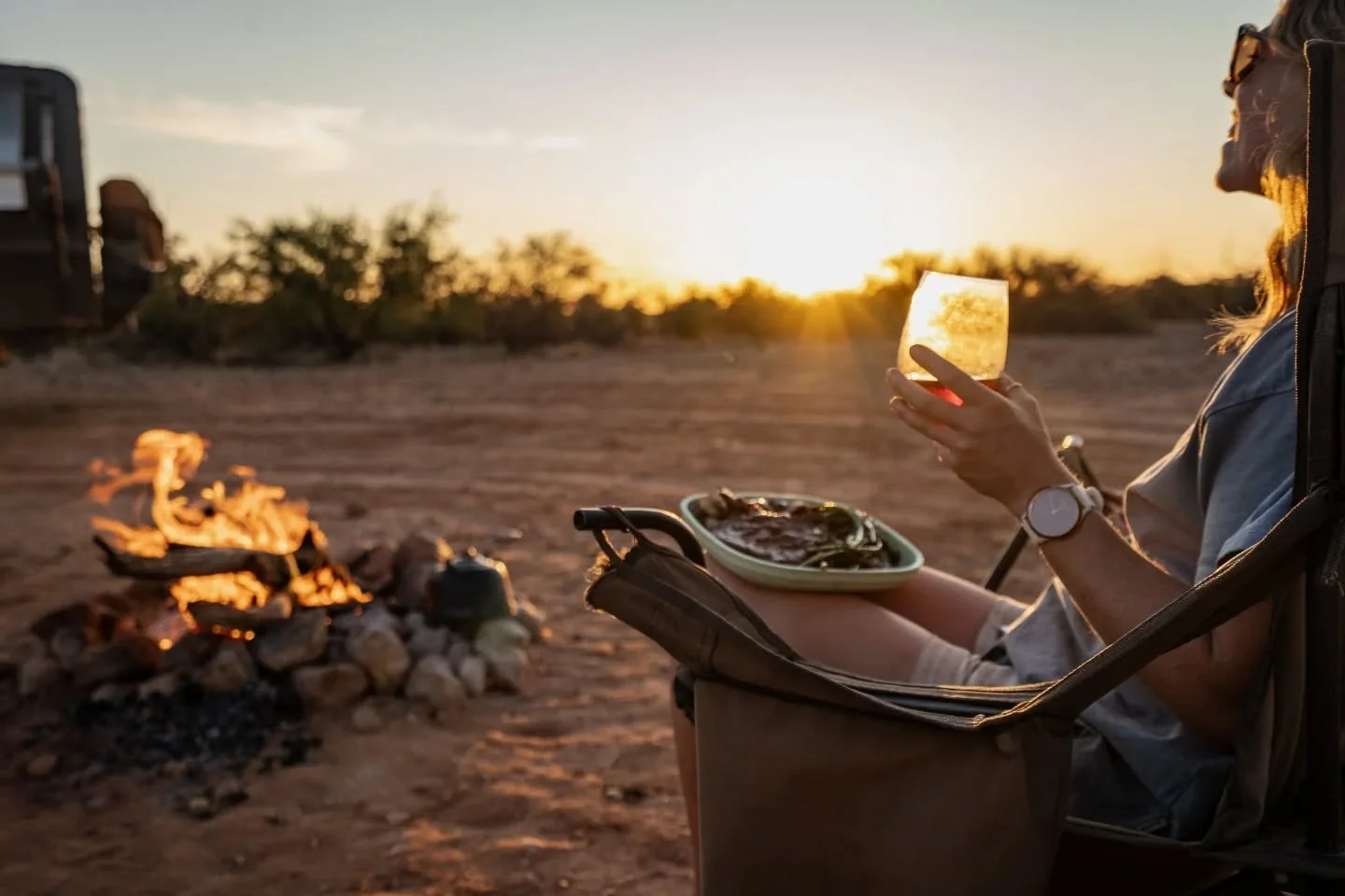 The first of our free camps along the OODNADATTA TRACK! 🏕
This one was alongside Coongra Creek. We had the whole joint to ourselves, plenty of firewood 🪵 solid feed 🥩 and a killer sunset 🙌 
The first 80km from Marla was shaly rock with plenty of 