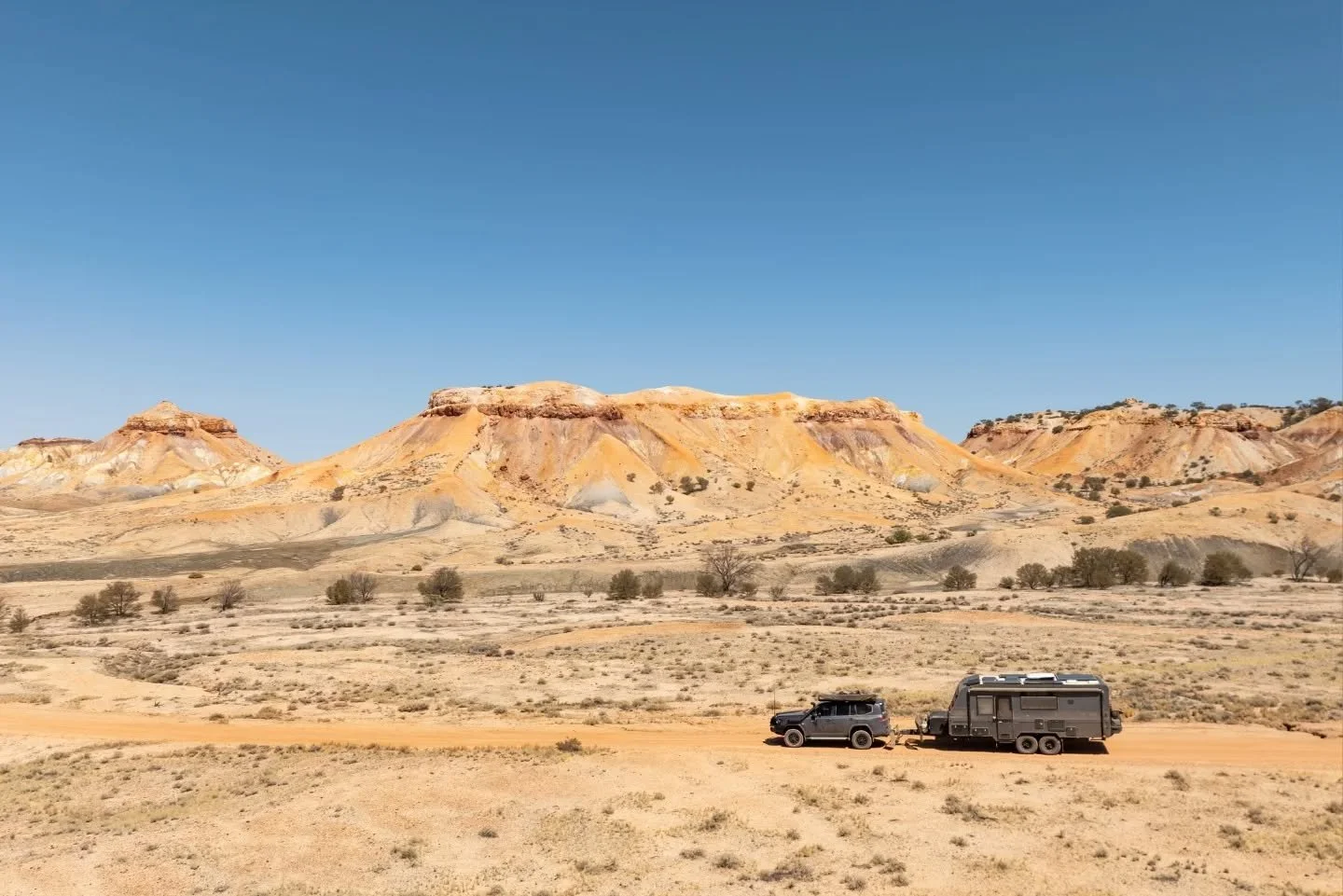 We made a bit of a detour off of the Oodnadatta Track to go check out the Painted Desert!
The landscape out here is stunning and well worth the trip, we camped out at Arckaringa Station for $20 where the Painted Desert is located, to save us the 80km