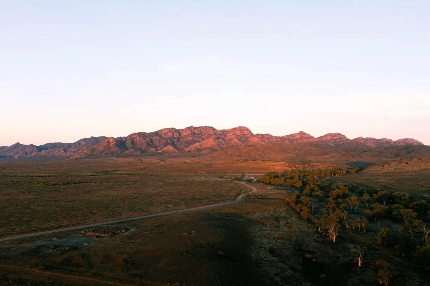 Don't think we'll ever come to the Flinders Ranges without camping here - @mernamora_station 

With a nice little off-grid camp just off the highway, Merna Mora offer an unpowered overnight camping area out the front of their property. At $10 a night