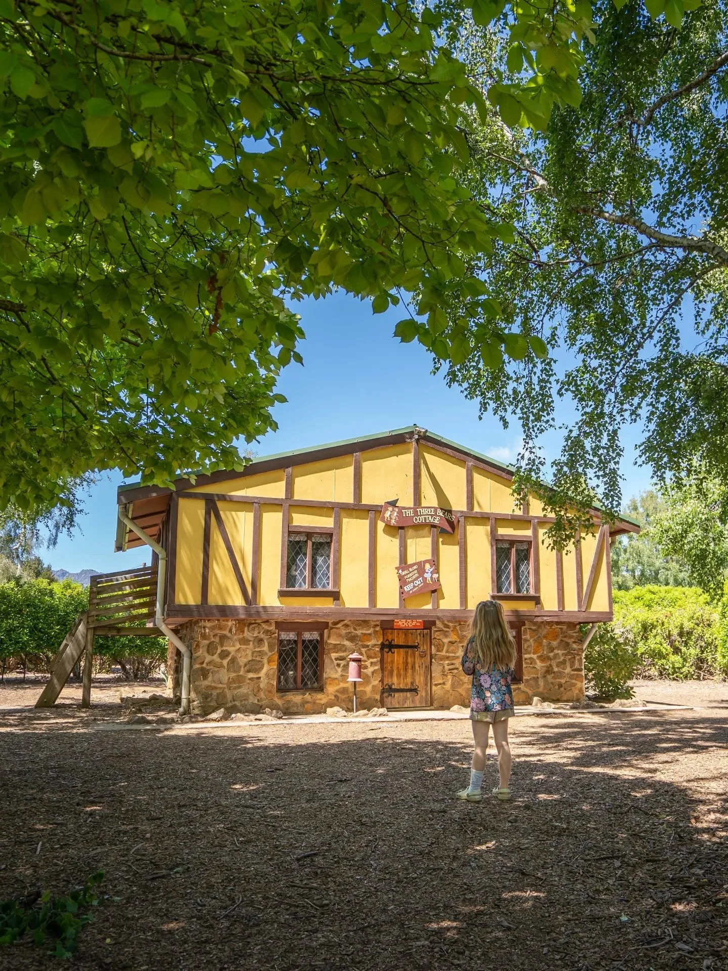 If you've got kids (or even if you don't!), Tasmazia is a must visit in Tassie! 🧩
The whole setup here is super quirky with multiple mazes, dad jokes (mostly appropriate), and miniature villages 🏠
A family pass here is 90 bucks and we spent a good 