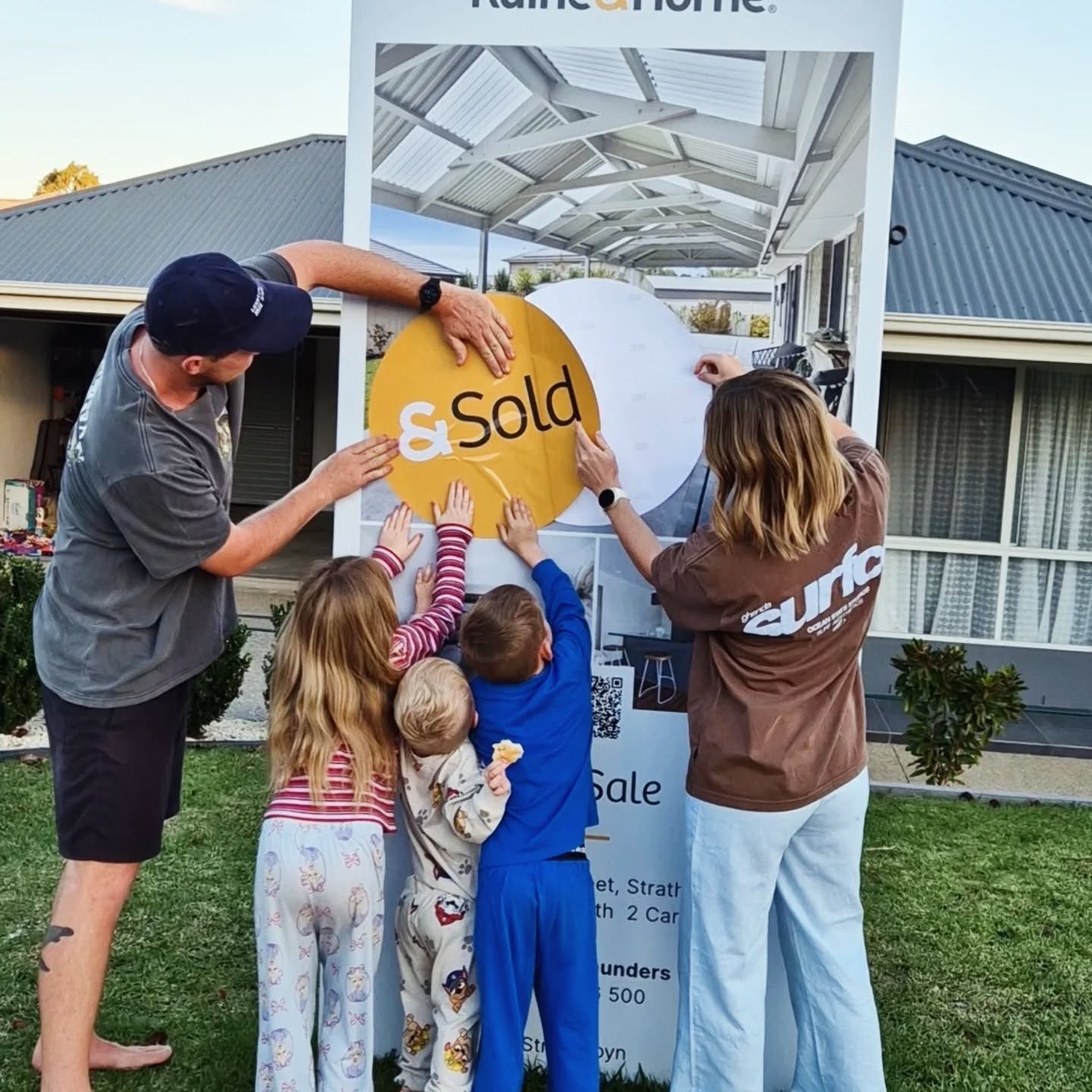And just like that the house we built as 20 year olds is sold!✨️
The house we moved into at 37 weeks pregnant with Scar. The house we brought our babies home to. The home we raised those kids in. The house we thought could be forever. But it turned o