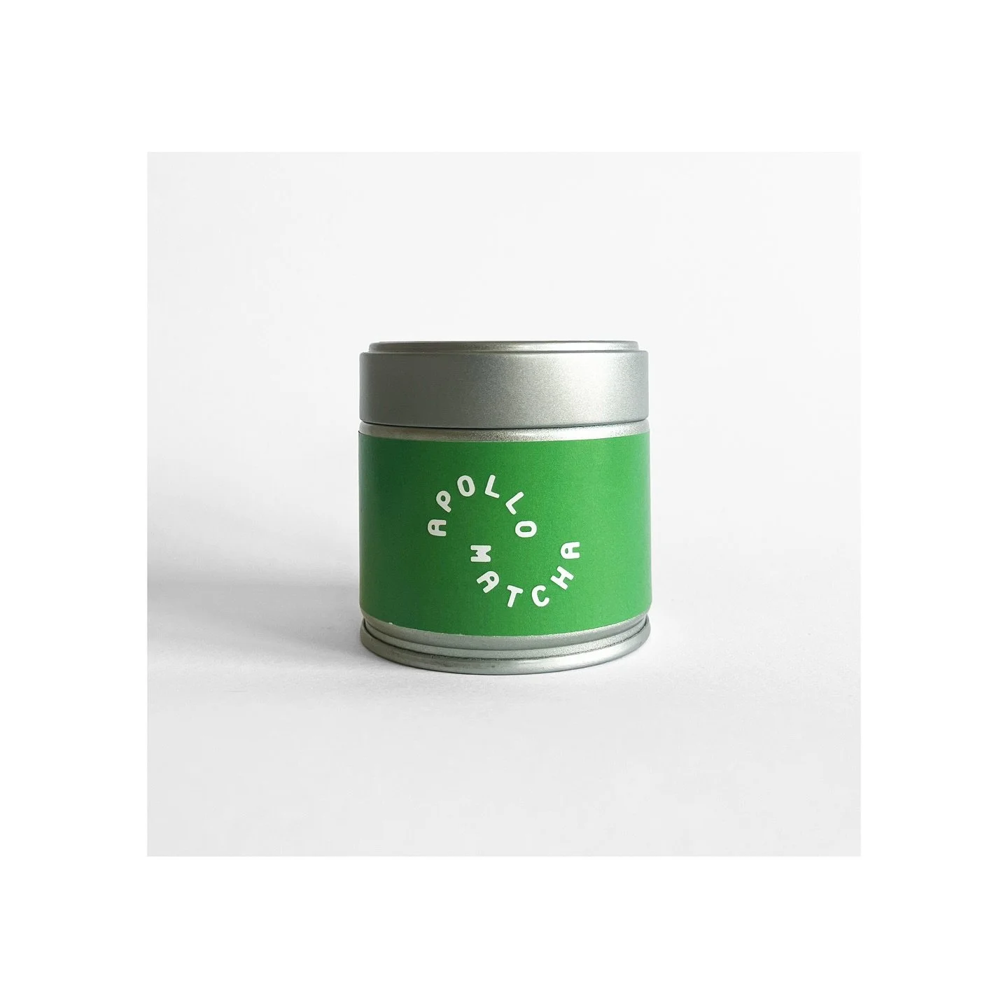 Identit&eacute; visuelle / Apollo Matcha
2025
Packaging.

Apollo Matcha est une marque de th&eacute; matcha c&eacute;r&eacute;monial cultiv&eacute; au Japon et bas&eacute;e &agrave; Paris.

#matcha #graphicdesign #packaging