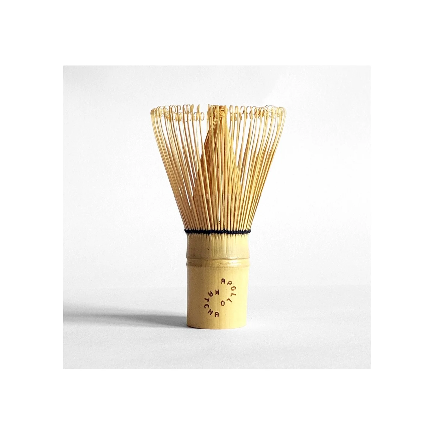 Identit&eacute; visuelle / Apollo Matcha
2025 - Objet

Apollo Matcha est une marque de th&eacute; matcha c&eacute;r&eacute;monial cultiv&eacute; au Japon et bas&eacute;e &agrave; Paris.