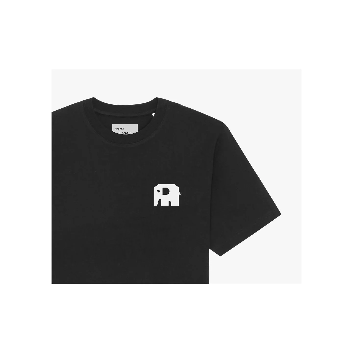 Identit&eacute; visuelle / Trente-sept-mille
2026 - Design textile

Trente-sept-mille est une marque de pr&ecirc;t-&agrave;-porter tourangelle, fi&egrave;re de sa ville. Ce projet &agrave; pour objectif de mettre en valeur la culture et le patrimoine