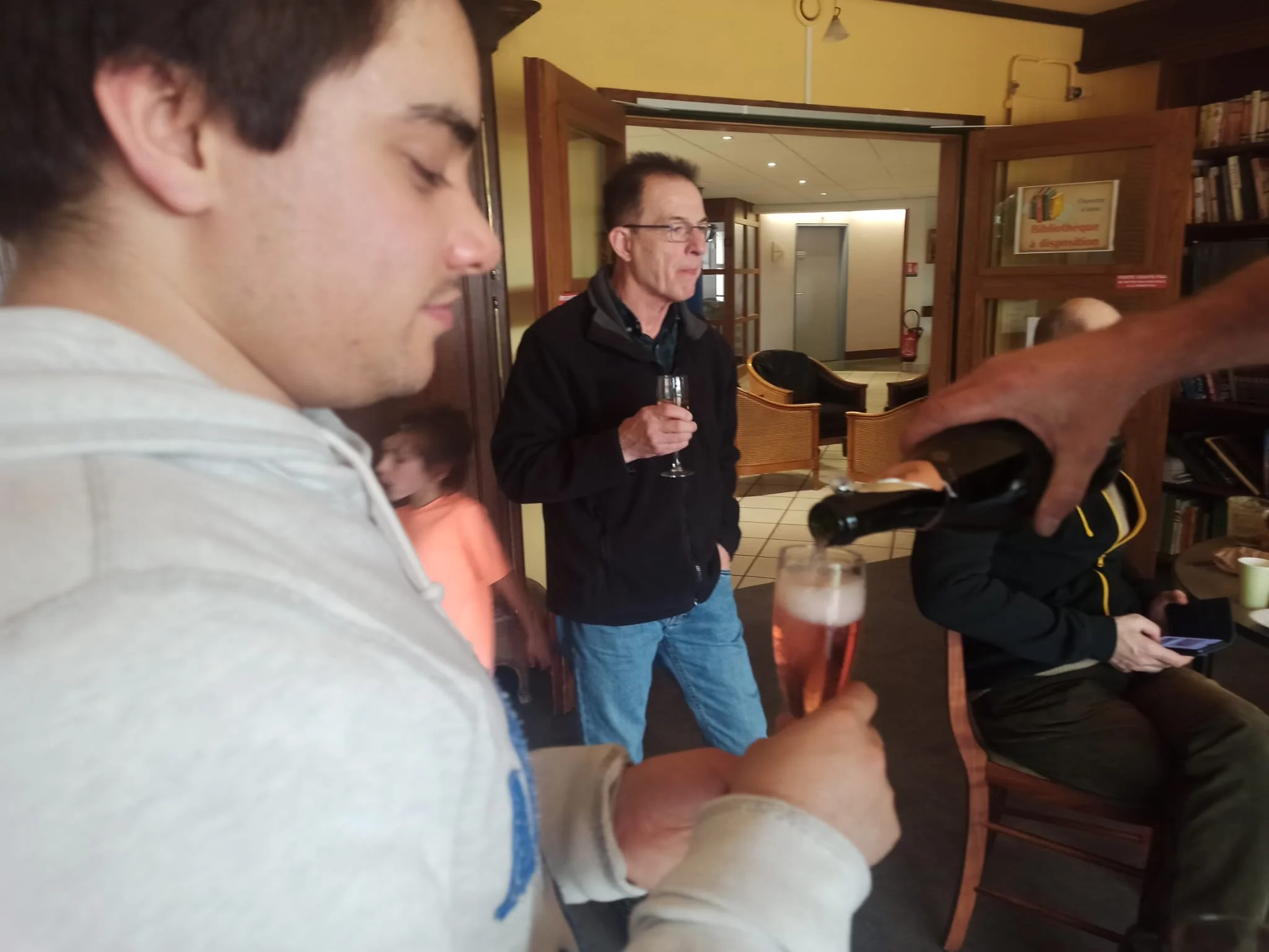 PHOTO-2024-04-20-19-07-31 2.jpg