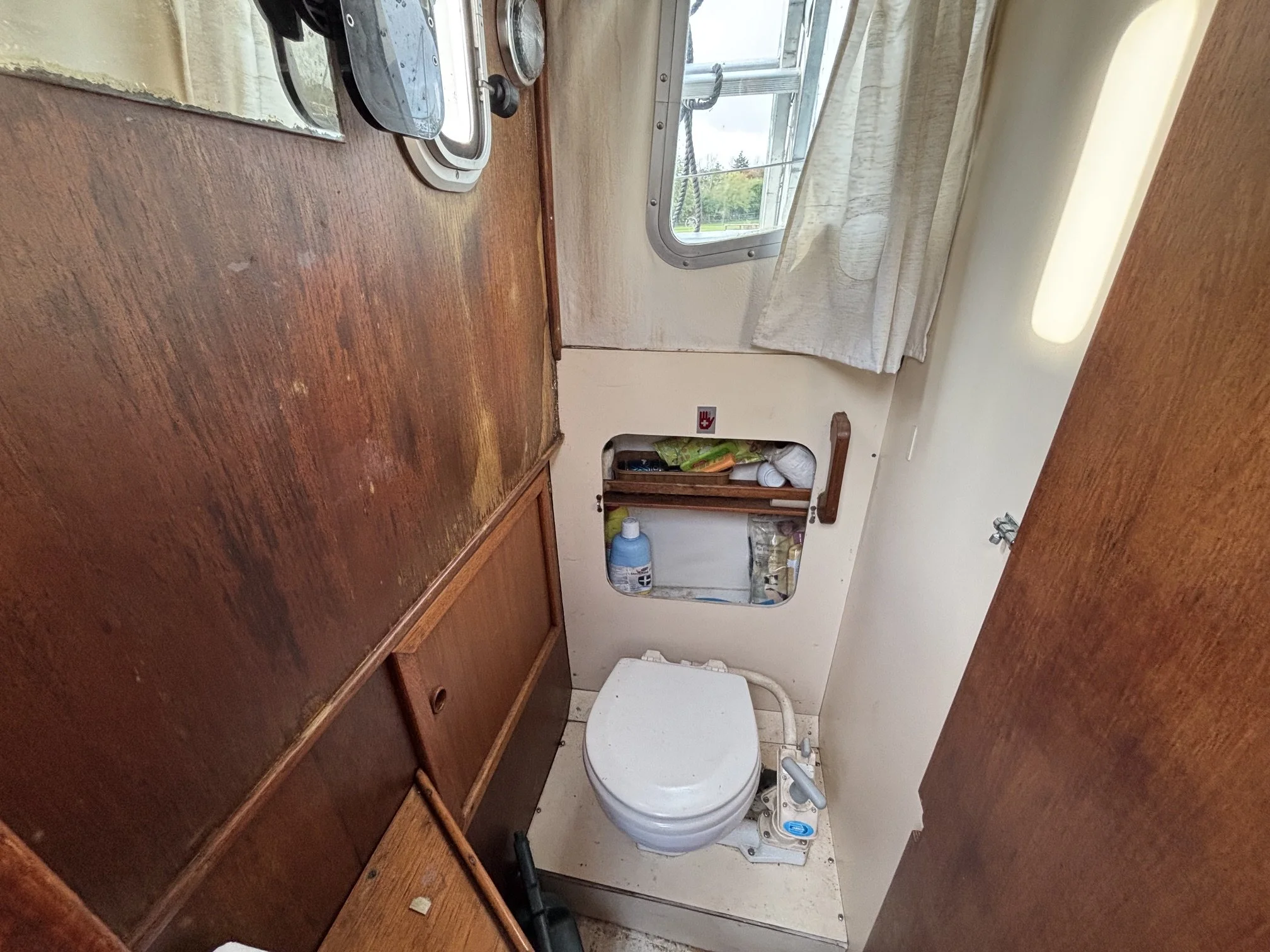 Steadfast 24, motor sailer for sale (32).jpeg