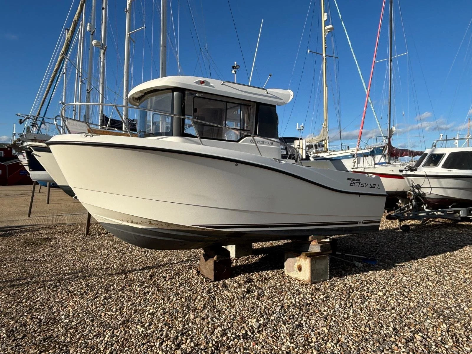 Quicksilver 605 Pilothouse