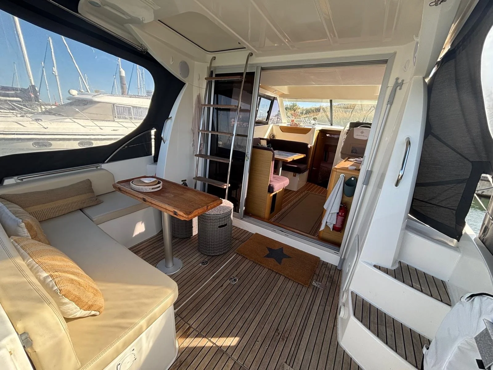 Jeanneau Merry Fisher 10 boat for sale (8).JPG
