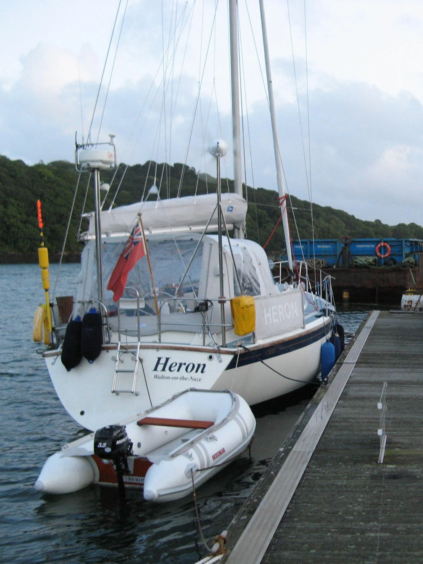 Trelissick pontoon Fal.JPG