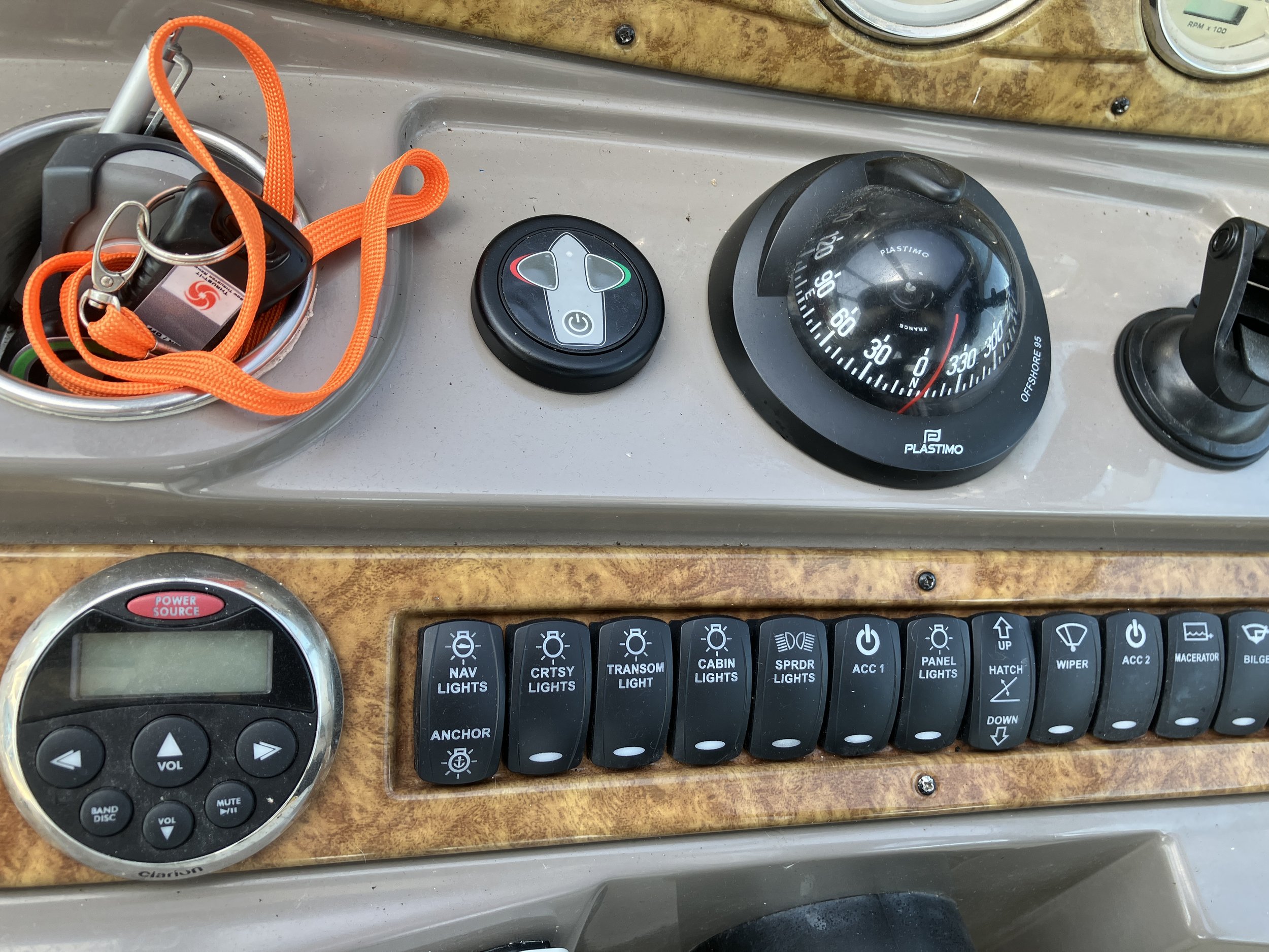 Rinker 260 Express Cruiser