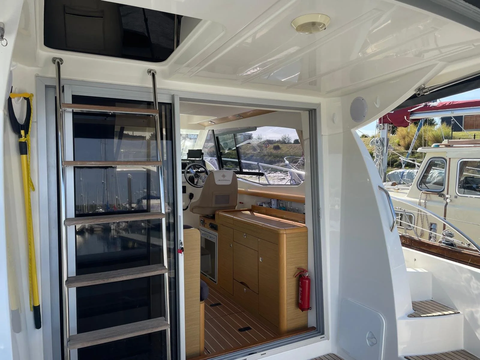 jeanneau merry fisher 10 for sale