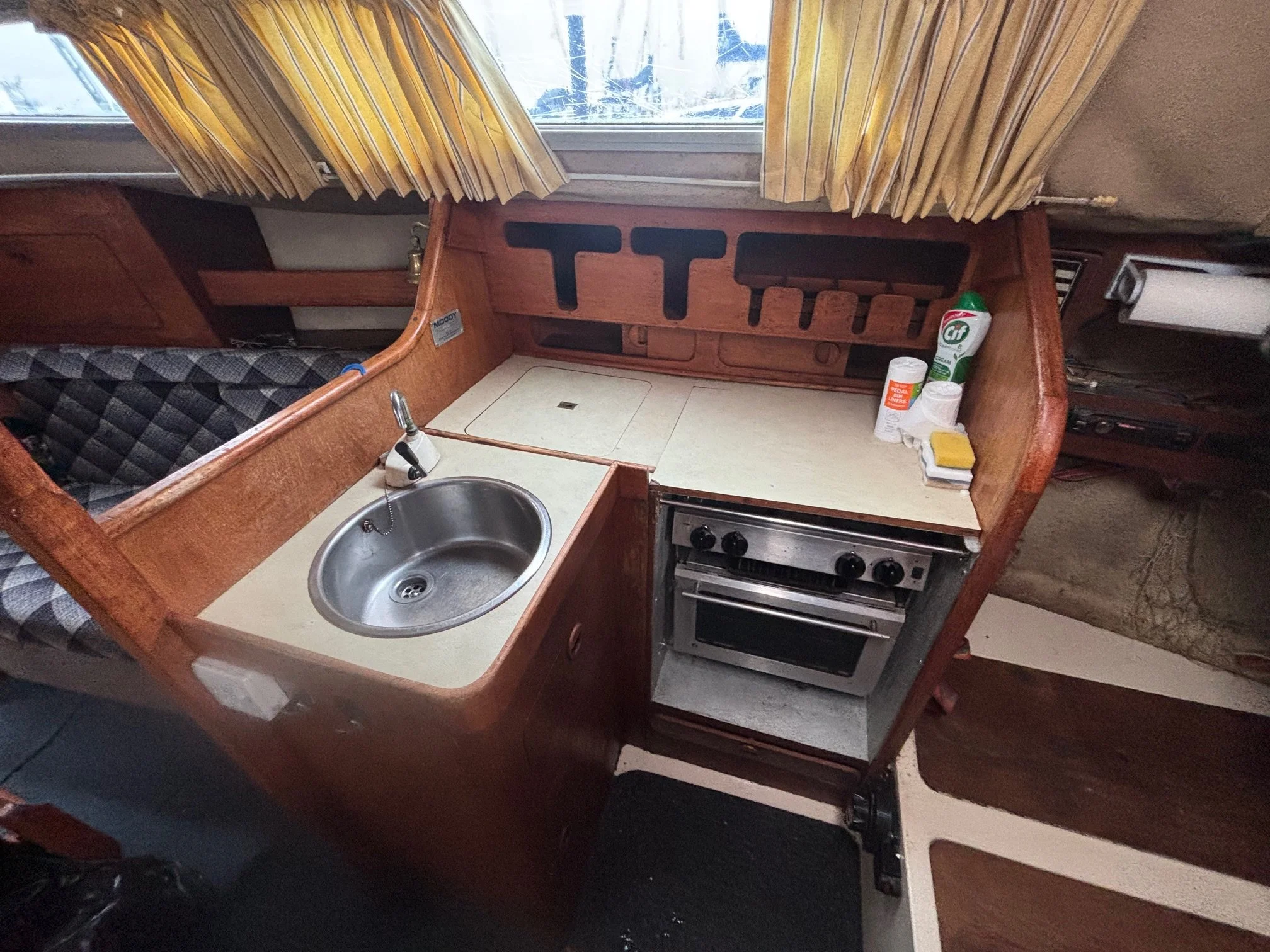 Moody 27, boats for sale (13).jpeg