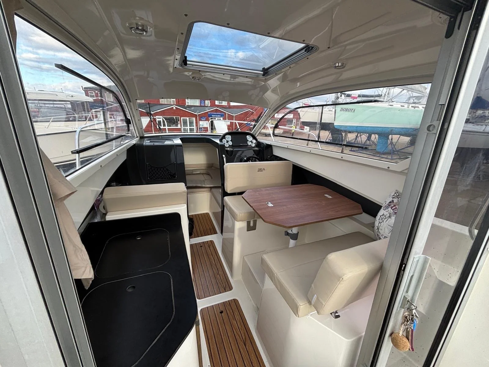 Quicksilver Activ 705, boats for sale (14).JPG