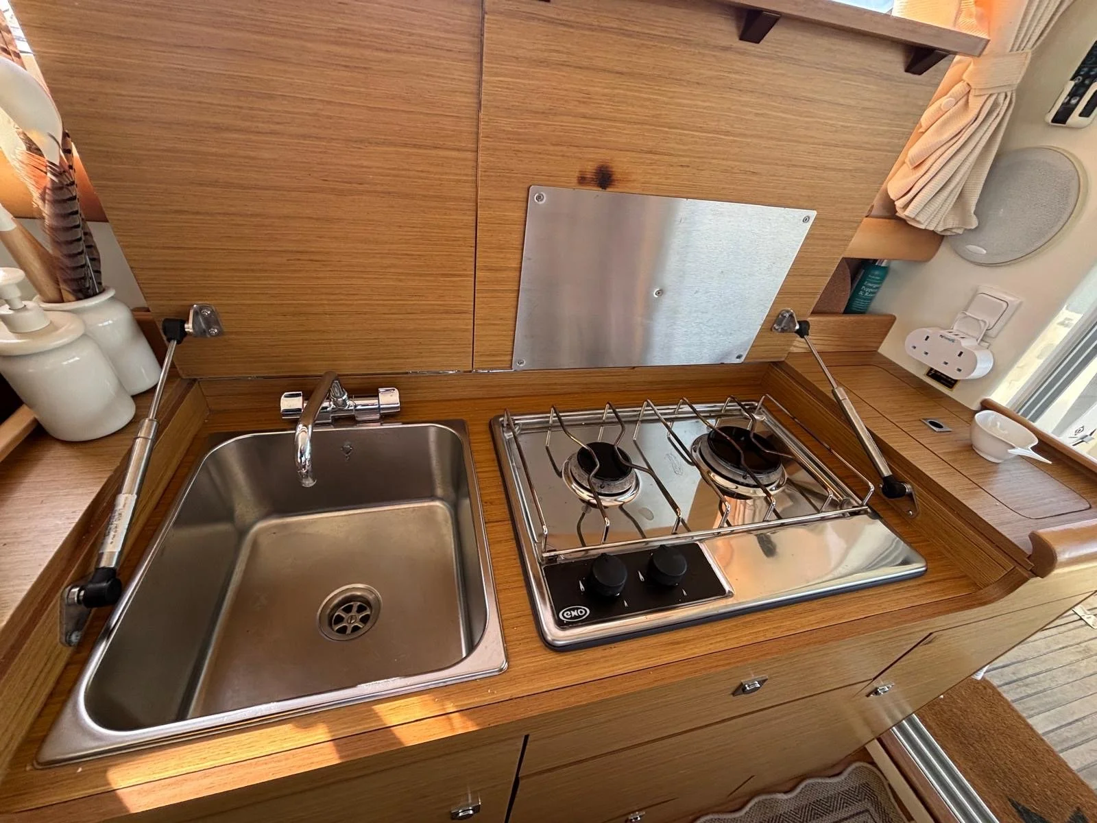 Jeanneau Merry Fisher 10 boat for sale (26).JPG
