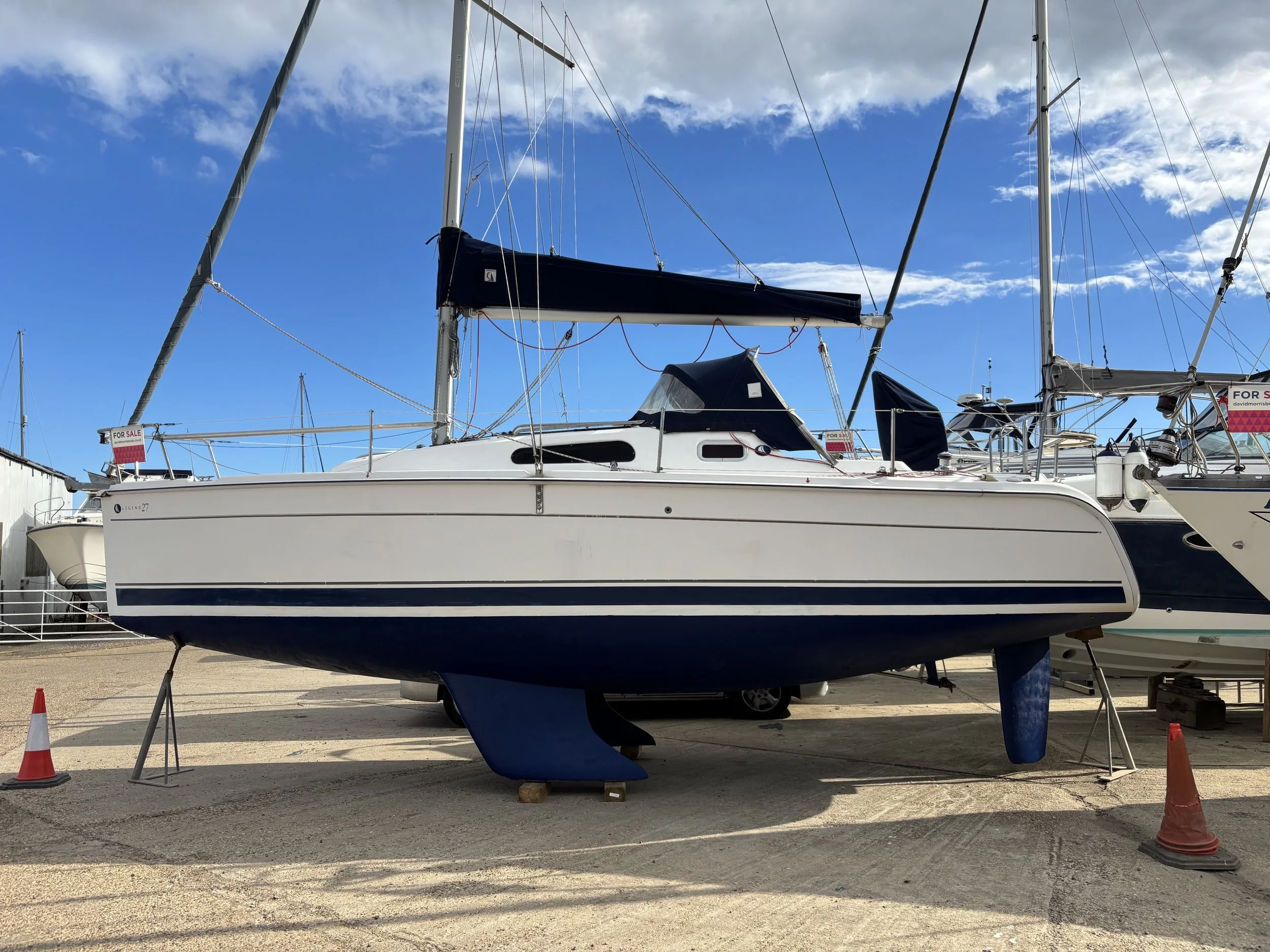 2008 Hunter Corp Legend 27