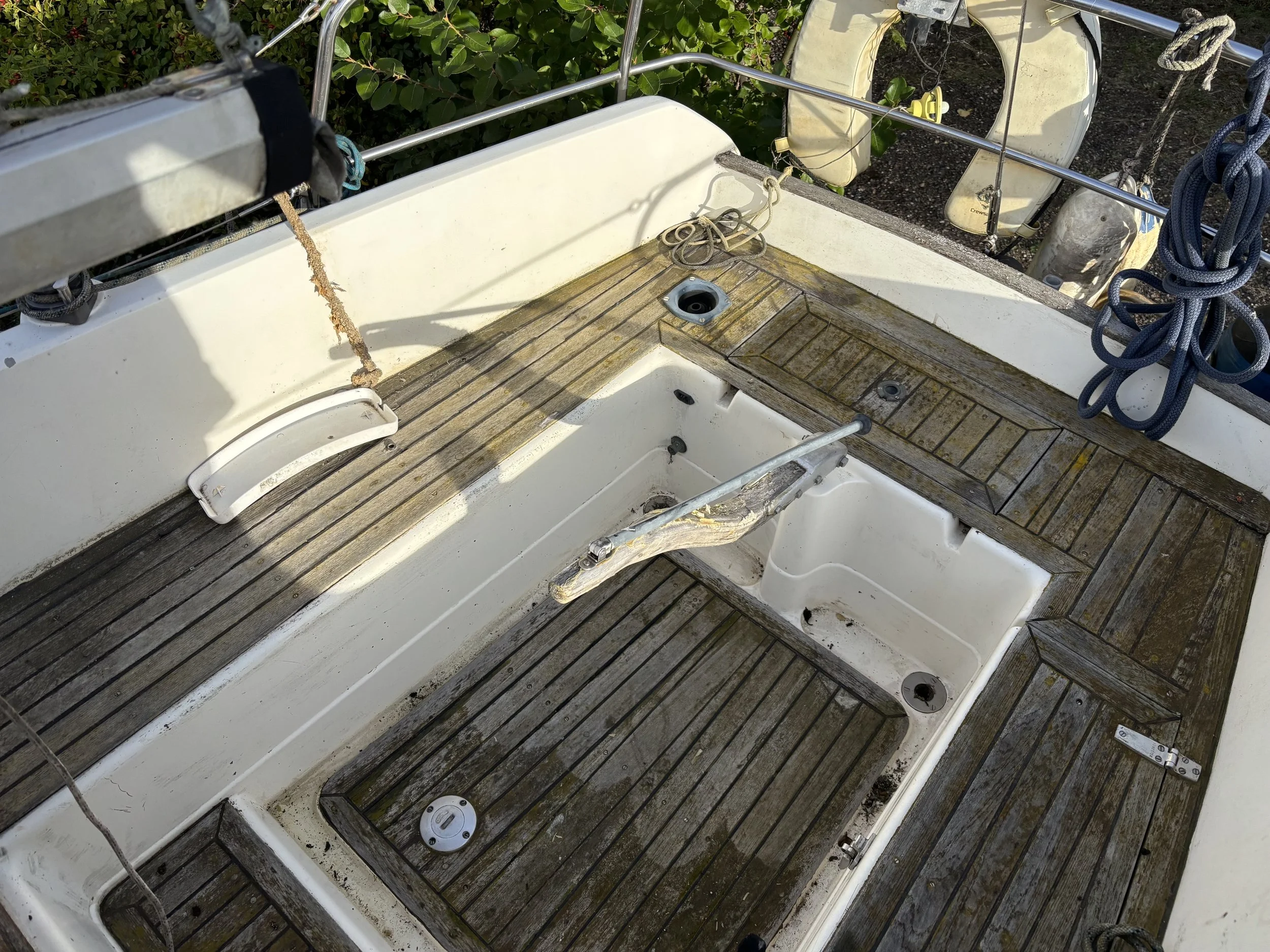 Steadfast 24, motor sailer for sale (23).jpeg