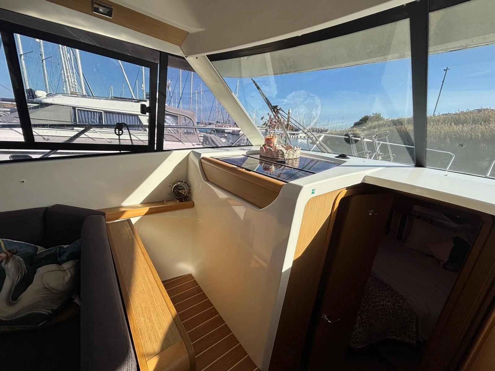 Jeanneau Merry Fisher 10 boat for sale (20).JPG
