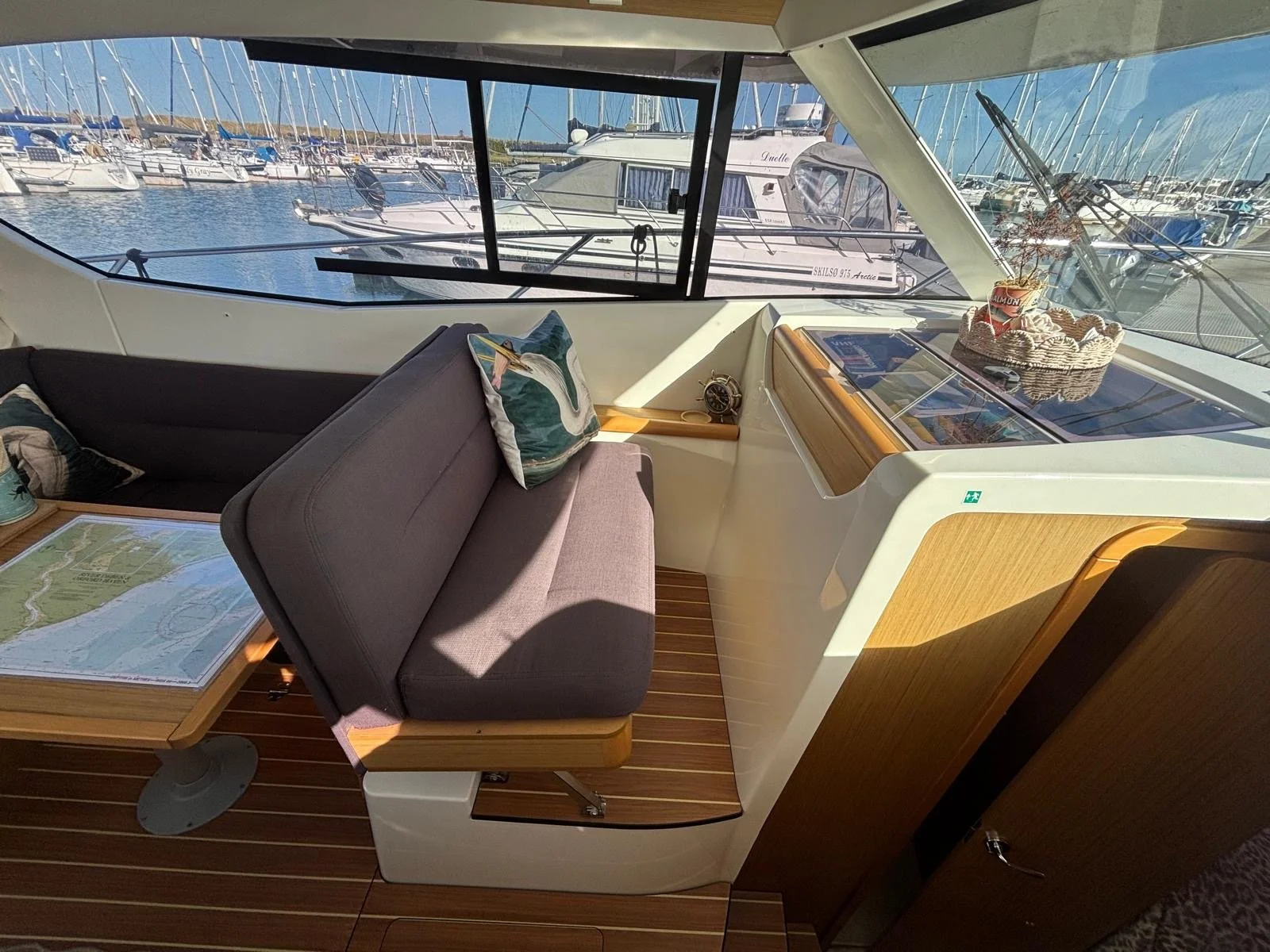 Jeanneau Merry Fisher 10 boat for sale (11).JPG