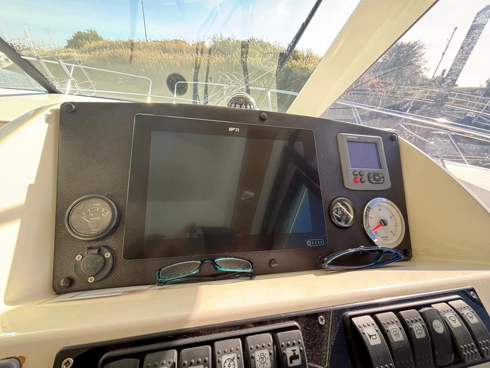 Jeanneau Merry Fisher 10 boat for sale (25).JPG