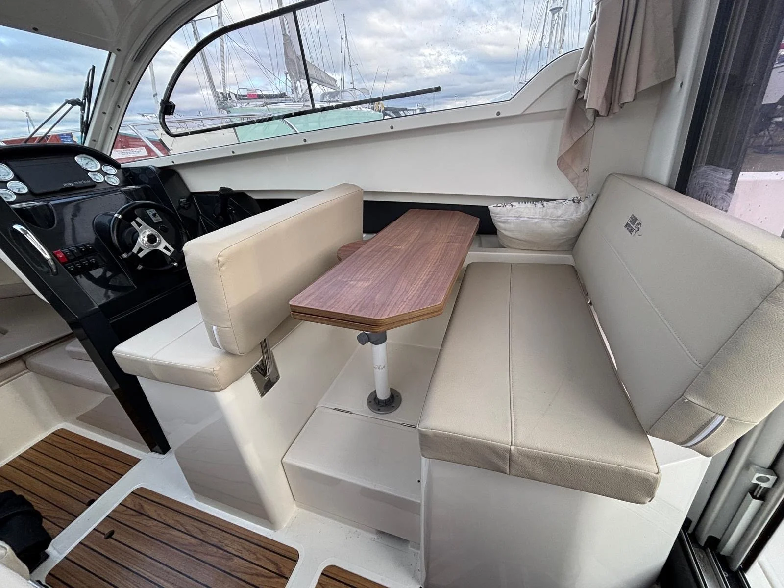 Quicksilver Activ 705, boats for sale (21).JPG