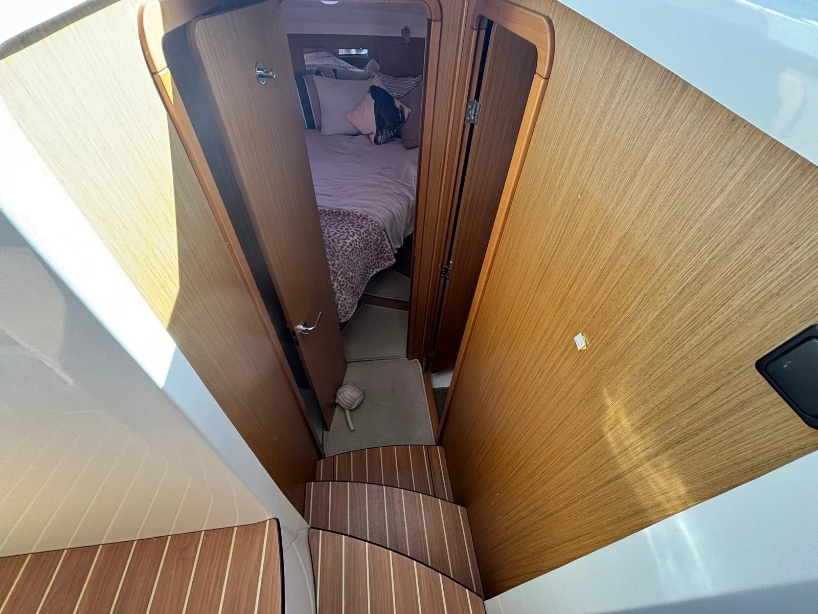 Jeanneau Merry Fisher 10 boat for sale (18).JPG