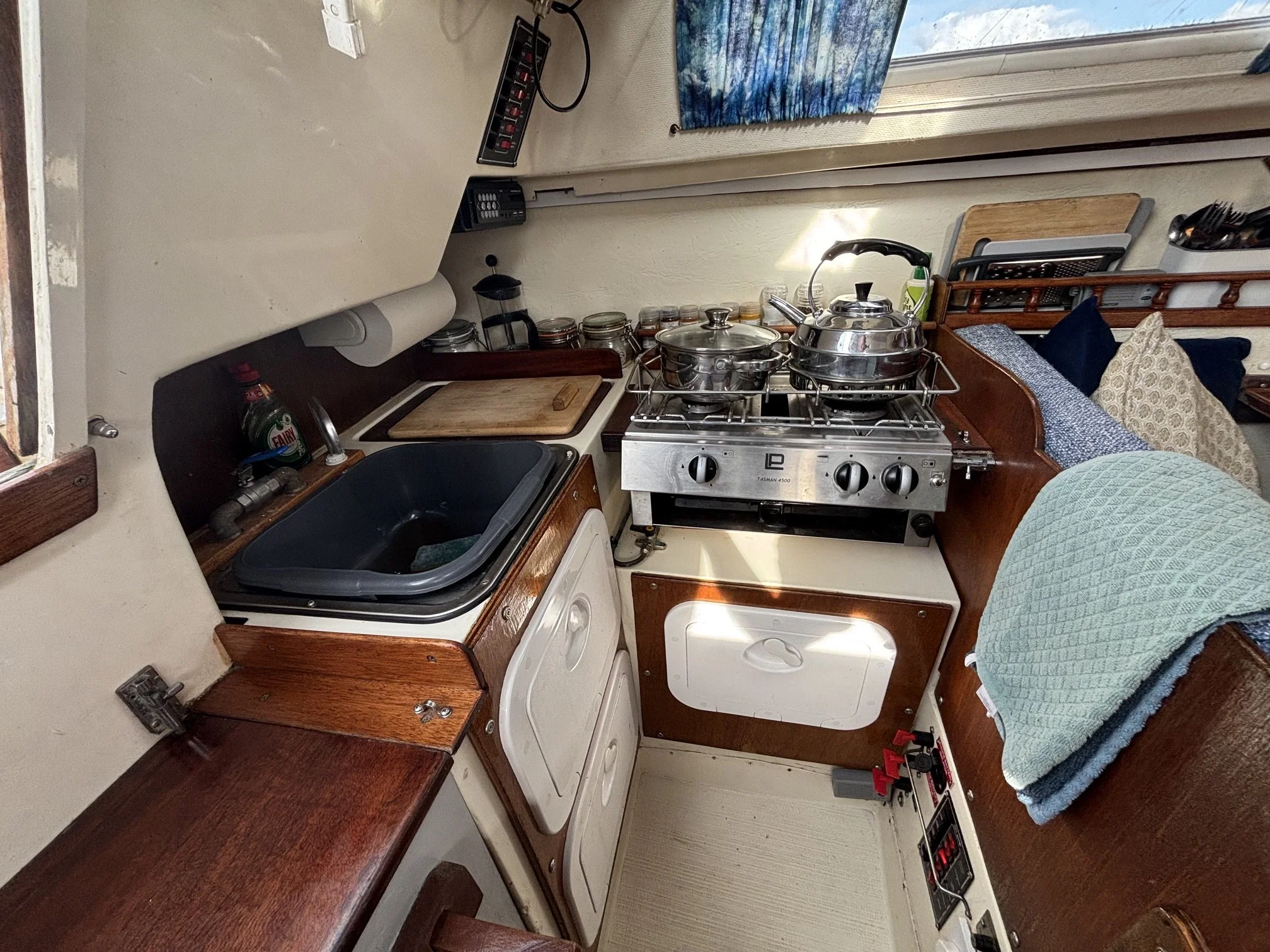 Jaguar 25 boats for sale (23).jpeg