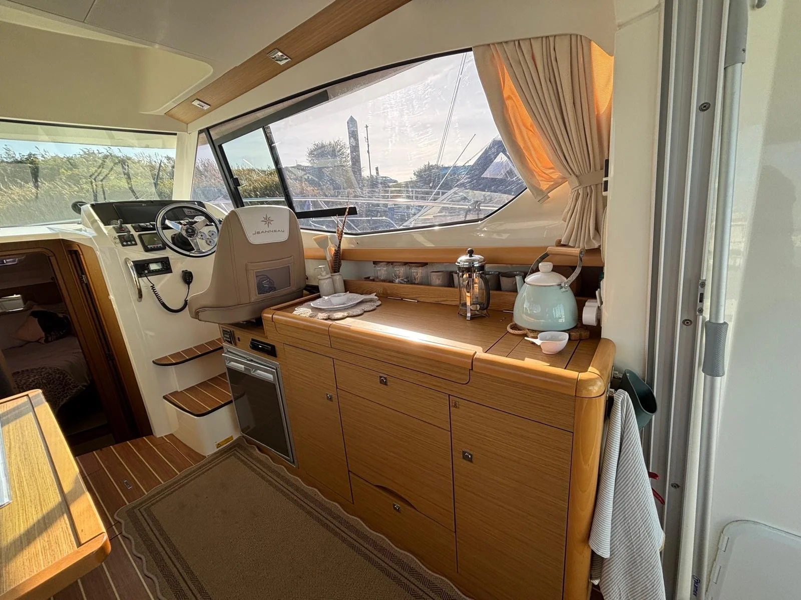 Jeanneau Merry Fisher 10 boat for sale (12).JPG