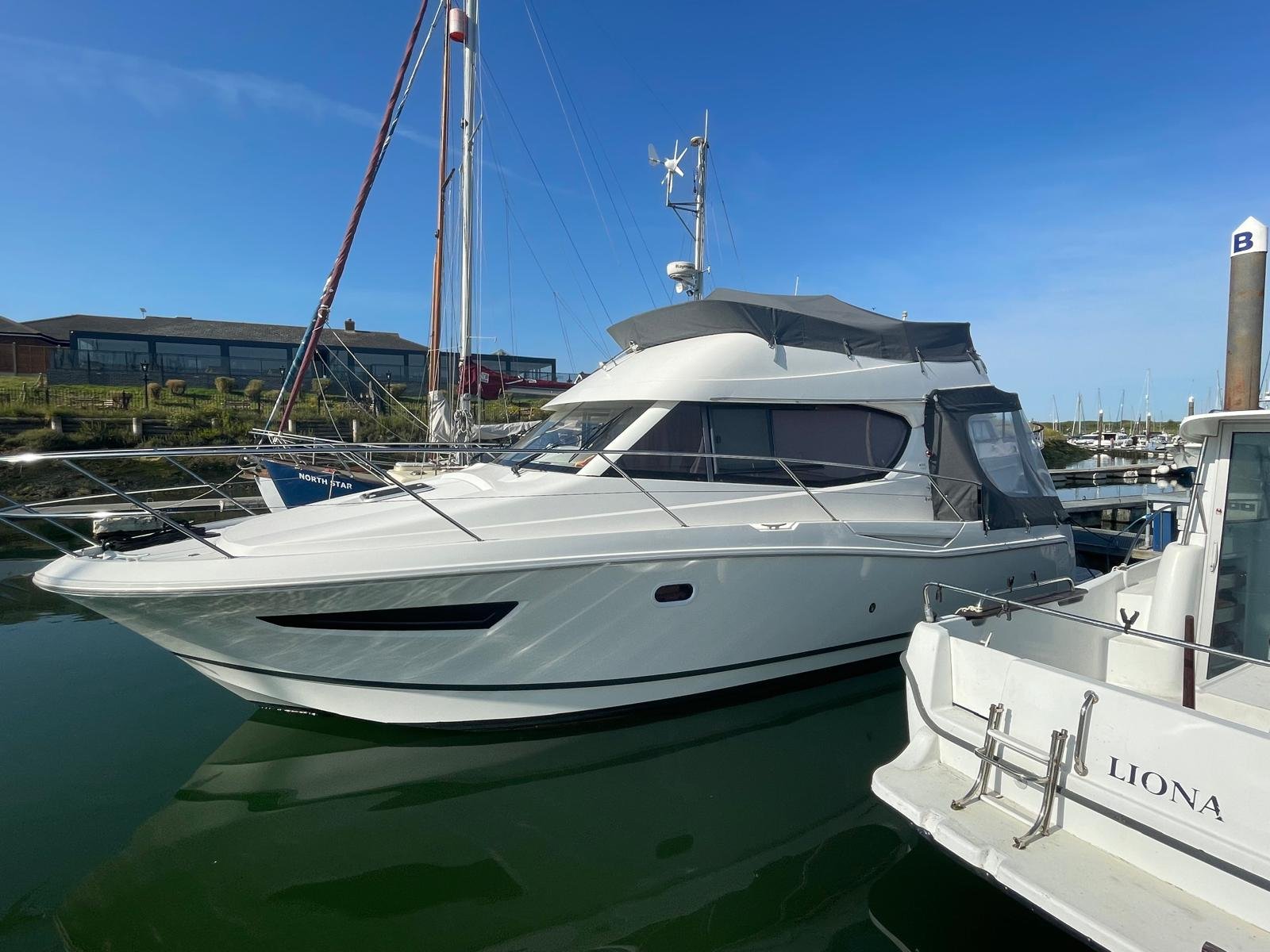 Jeanneau Merry Fisher 10