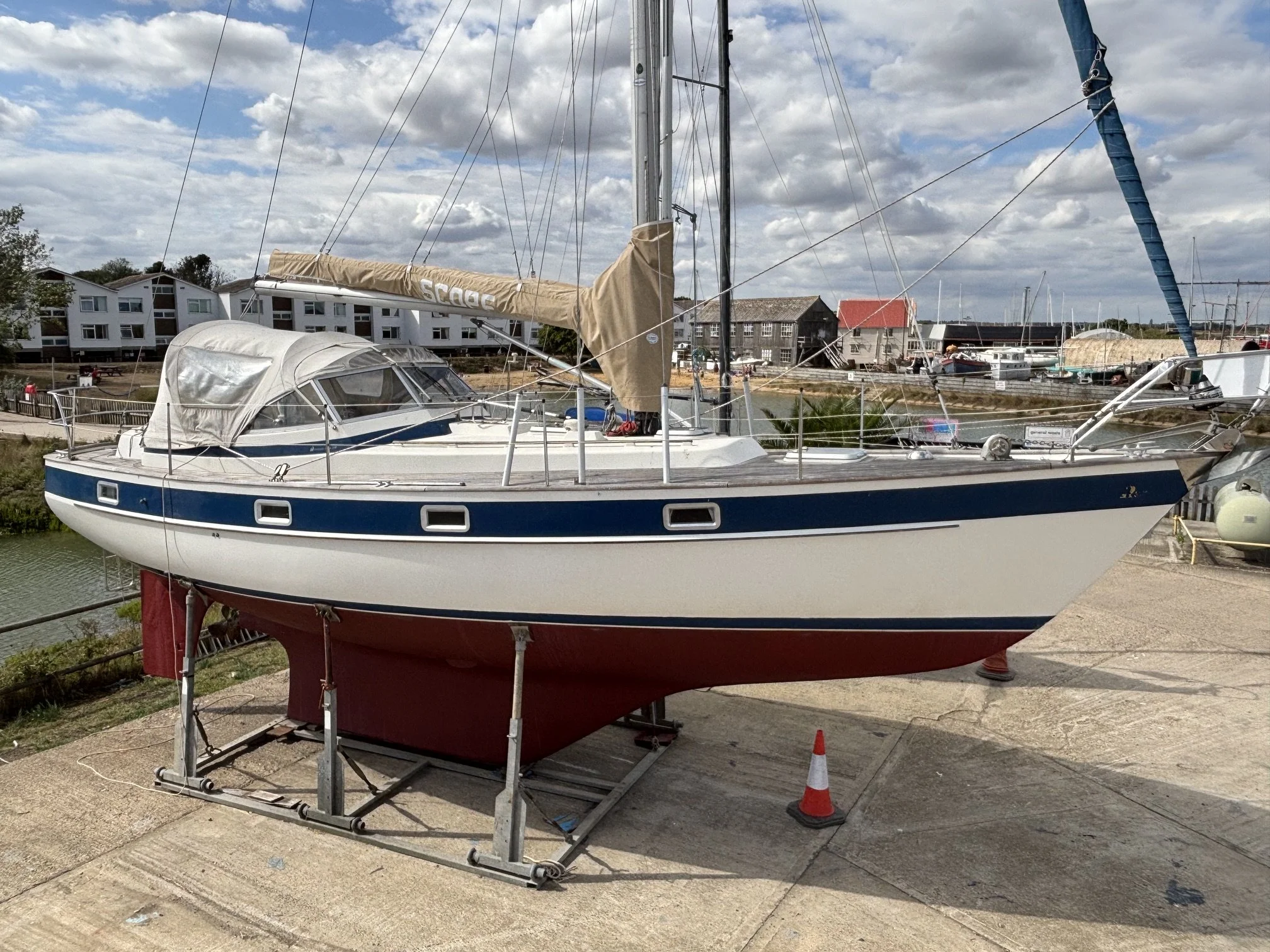 Hallberg-Rassy 352 - sale pending