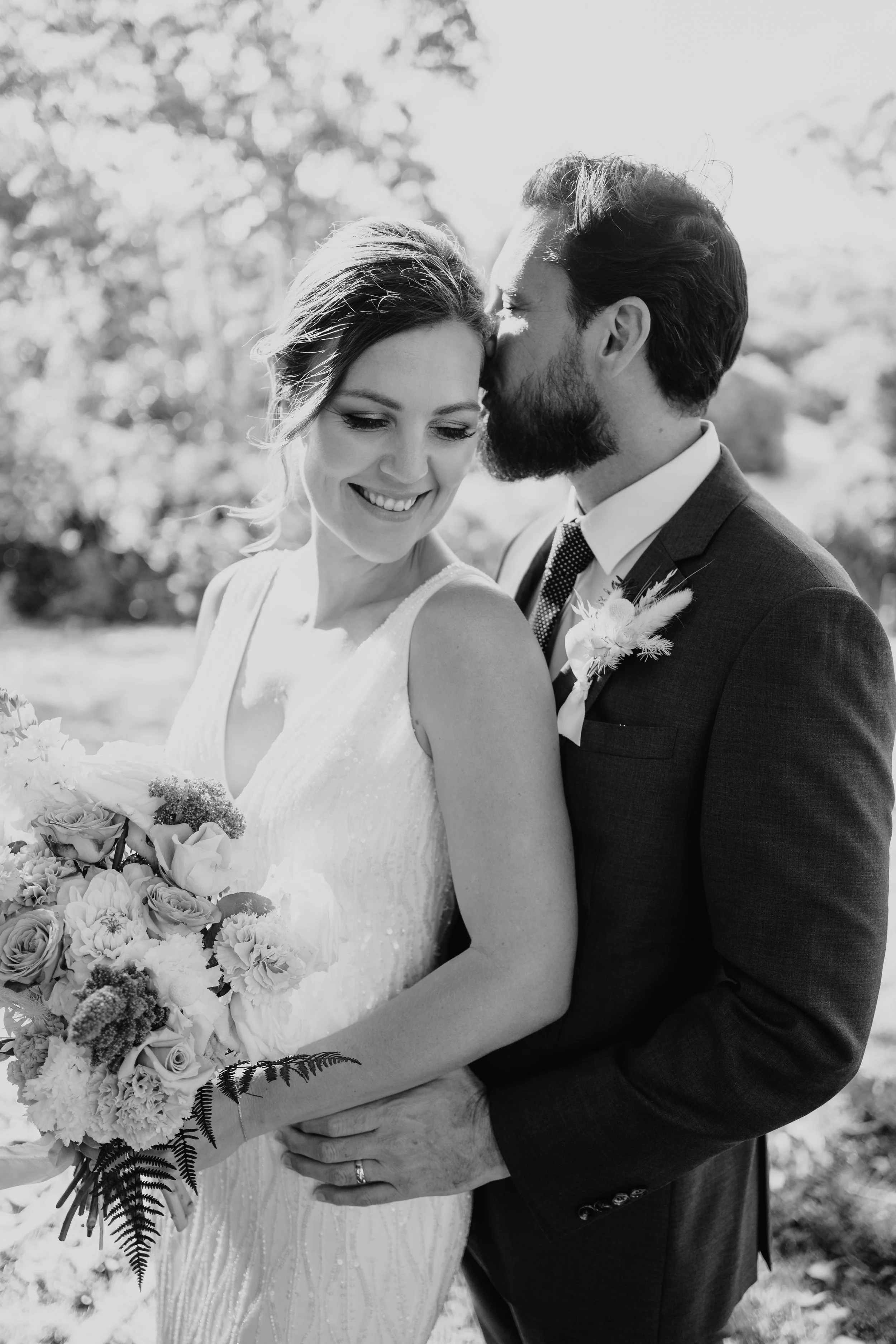 A relaxed wedding celebration at Mason Winery