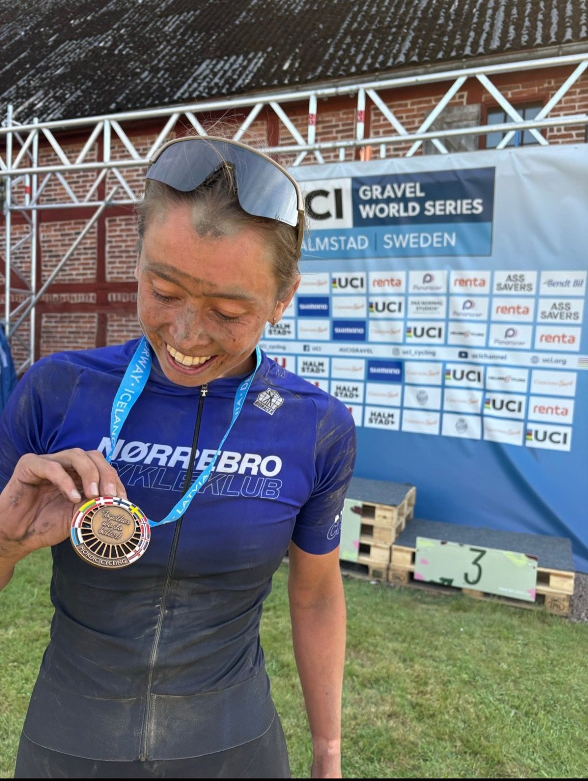 @nannalihn vinder i Halmstad! Ses til VM i Gravel!🌈
Ikke bare én – men TO guldmedaljer til Nørrebro Cykleklub’s Gravel Queen Nanna. Hun tog sejren i AG 35–39 både til Gravel Grit ‘n Grind OG Nordiske Mest