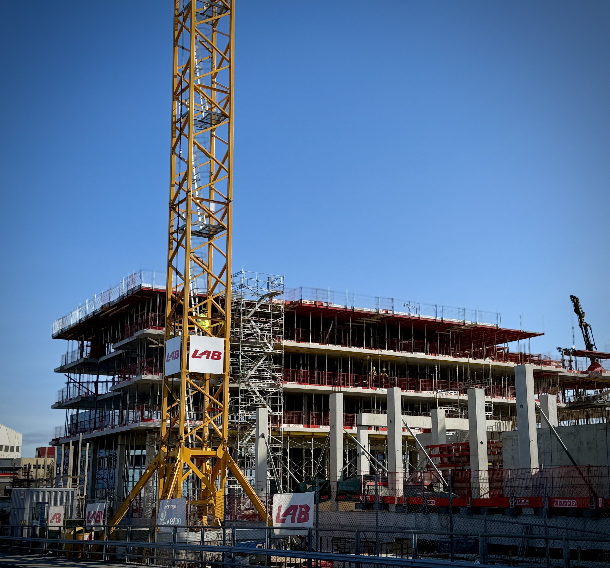LAB Entreprenør: Næringsbygg i Knarvik