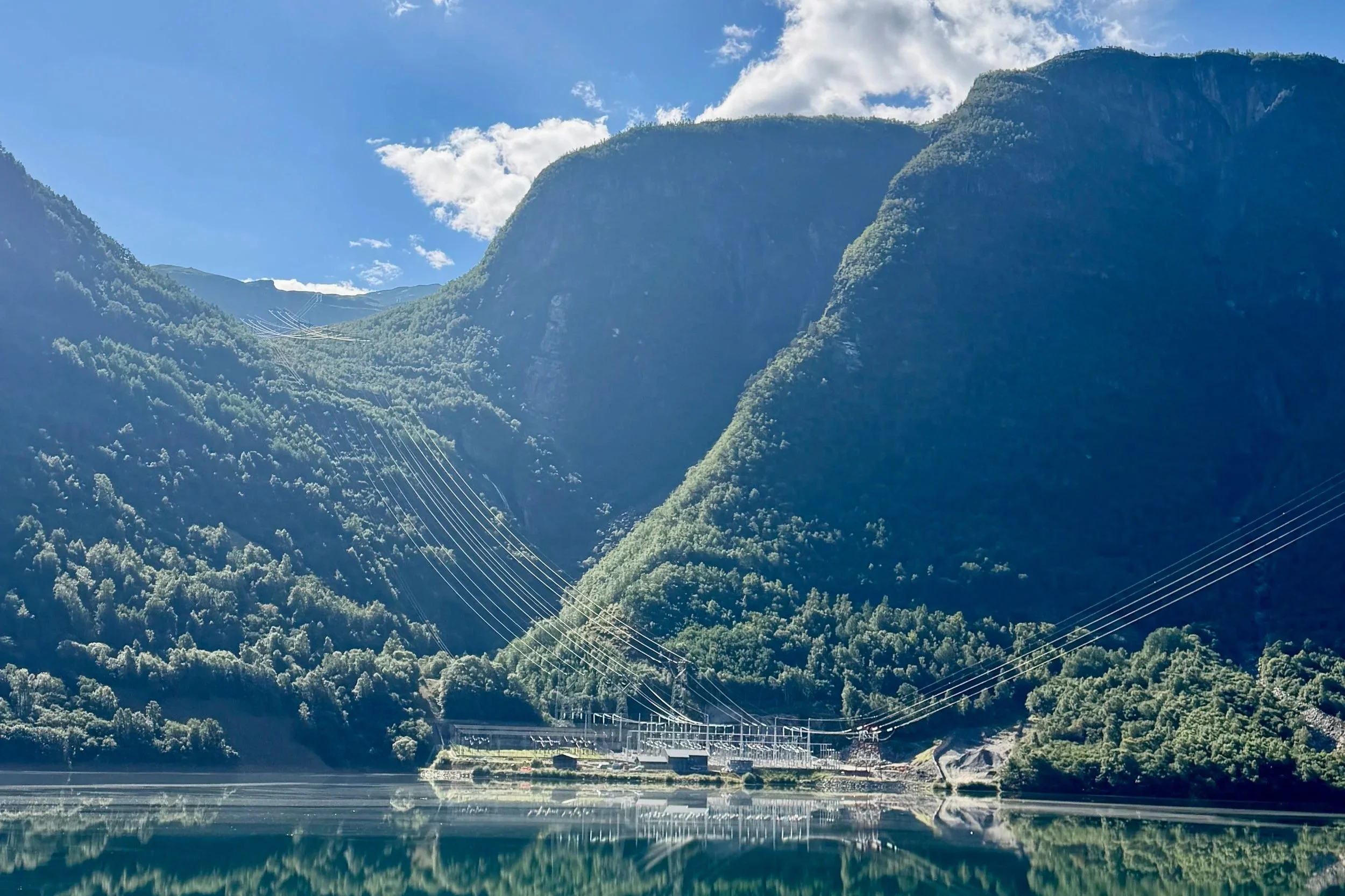 Romarheim bygger flomavledningstunnel i Aurland